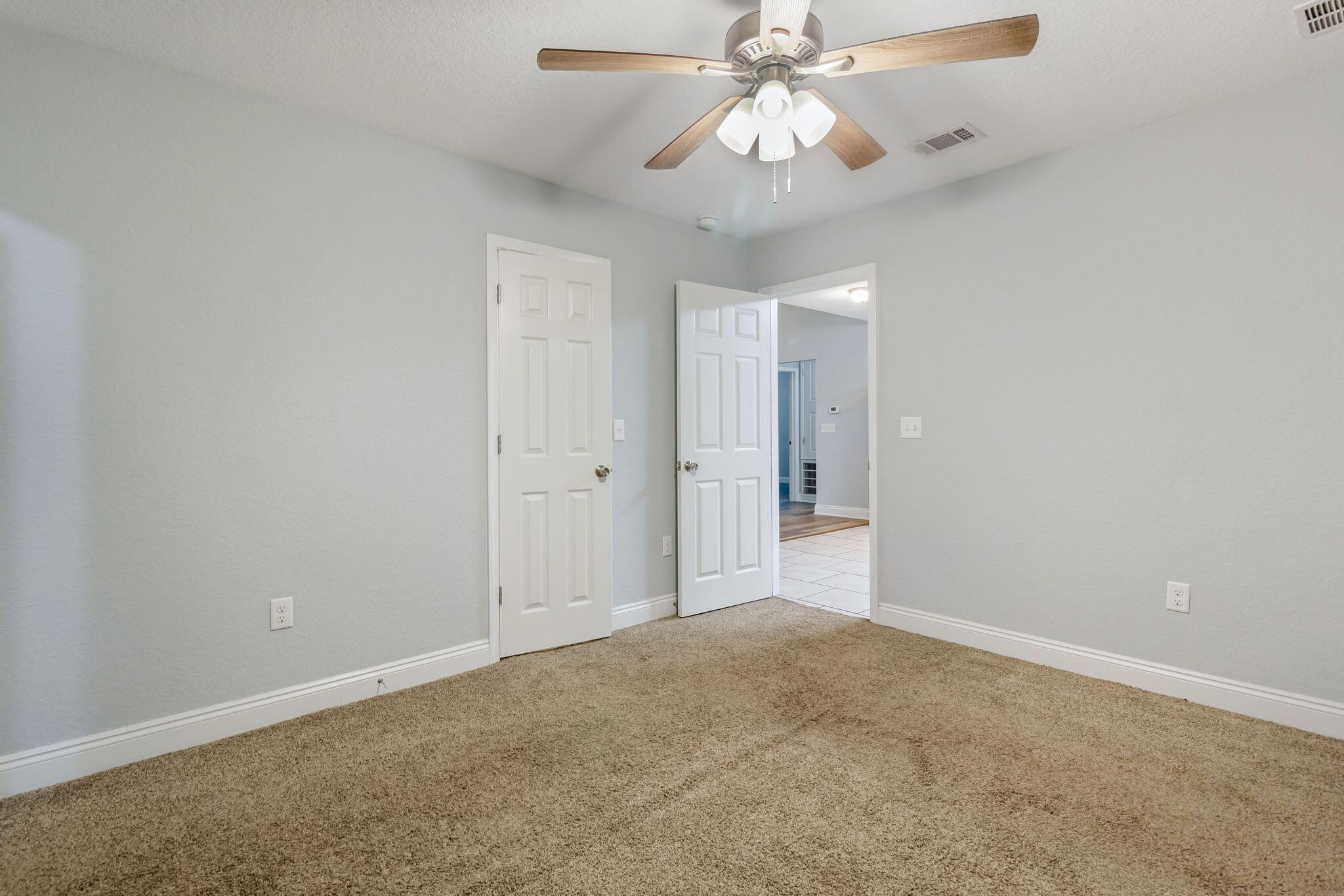 TRAILWOOD ESTATES - Residential Lease