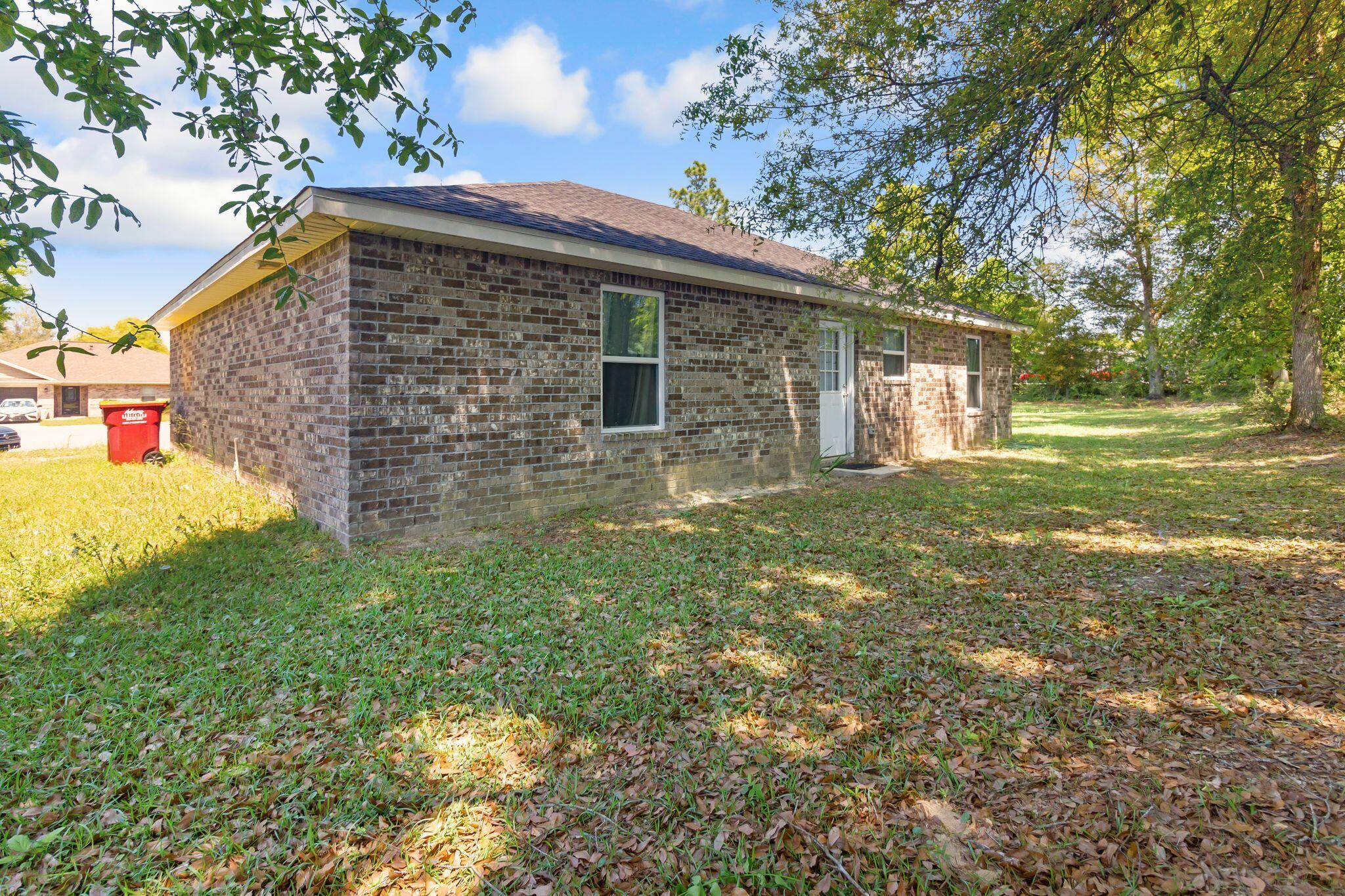 TRAILWOOD ESTATES - Residential Lease