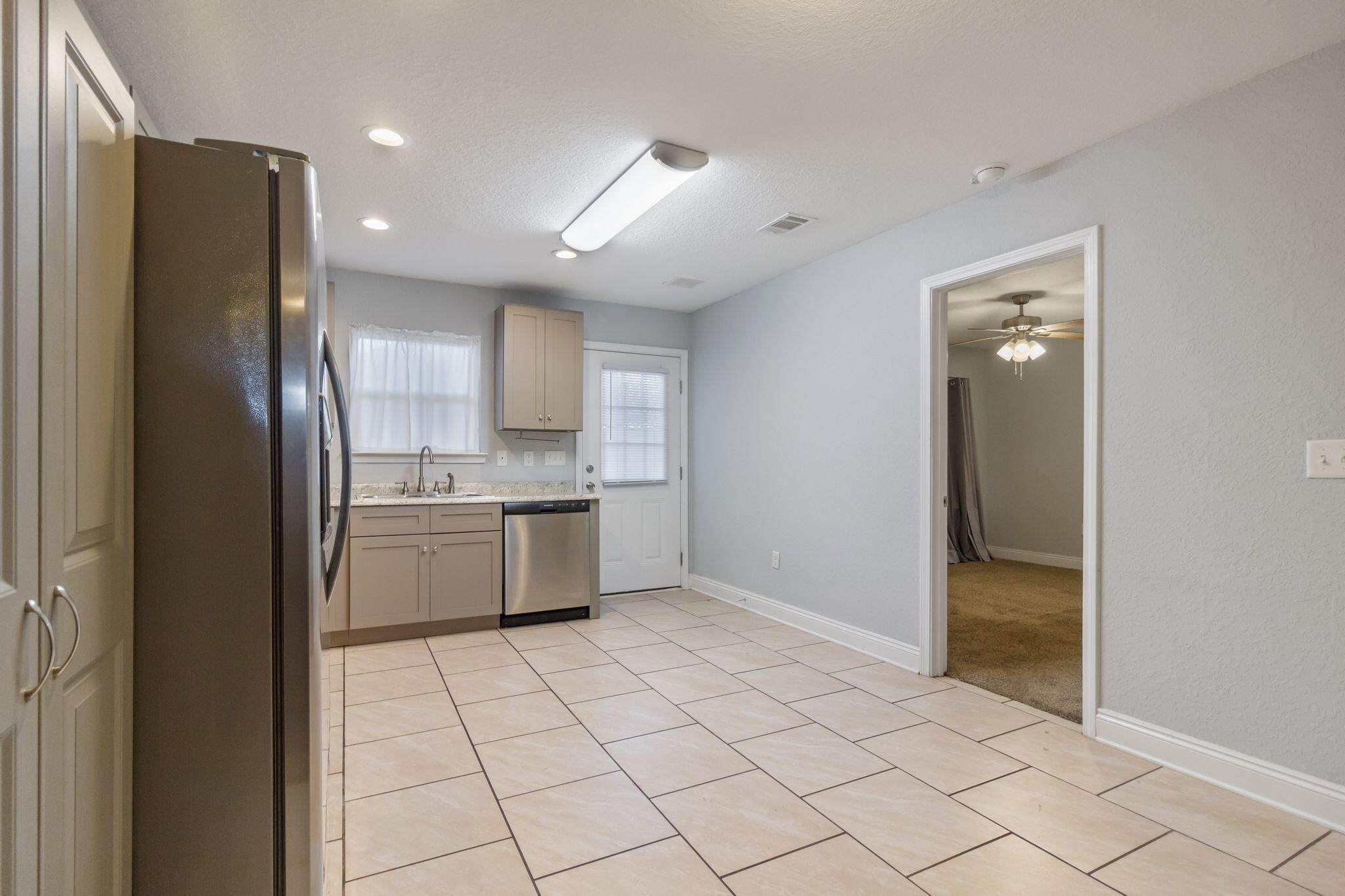 TRAILWOOD ESTATES - Residential Lease