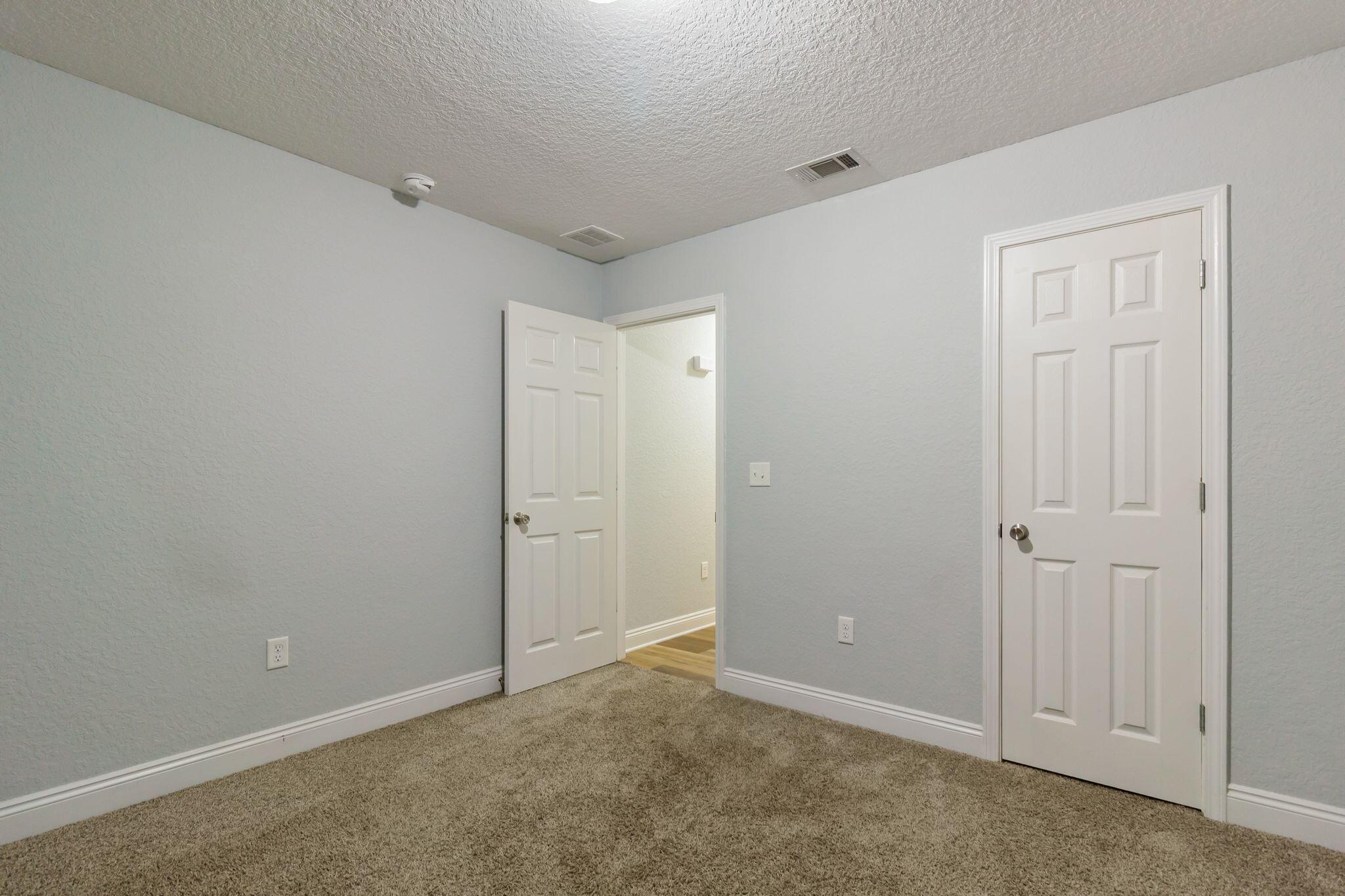 TRAILWOOD ESTATES - Residential Lease