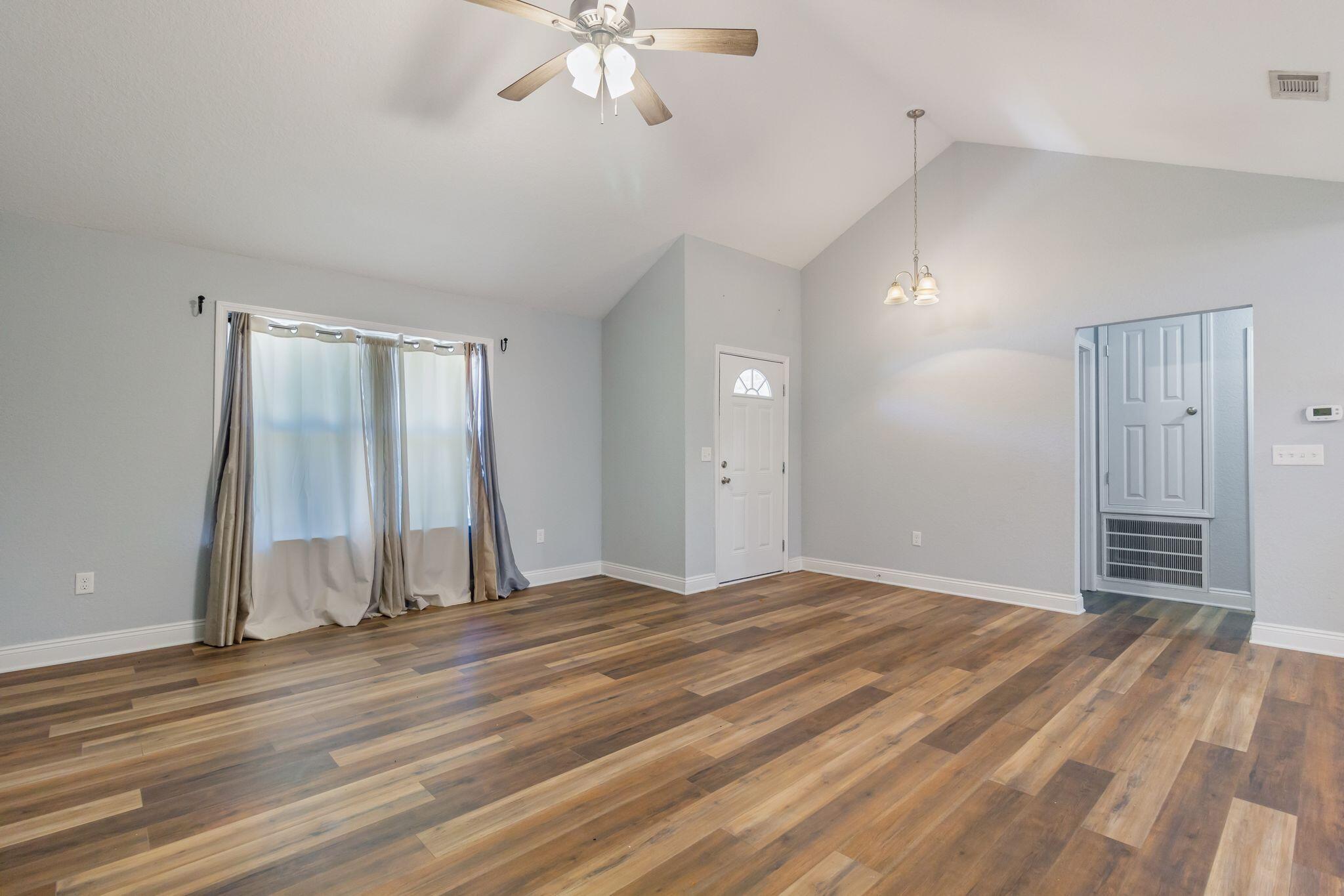 TRAILWOOD ESTATES - Residential Lease