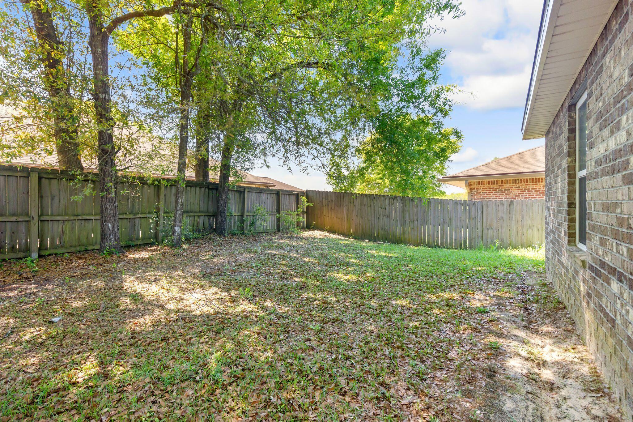 TRAILWOOD ESTATES - Residential Lease