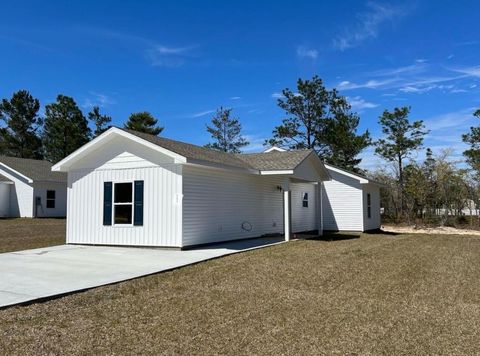 A home in DeFuniak Springs