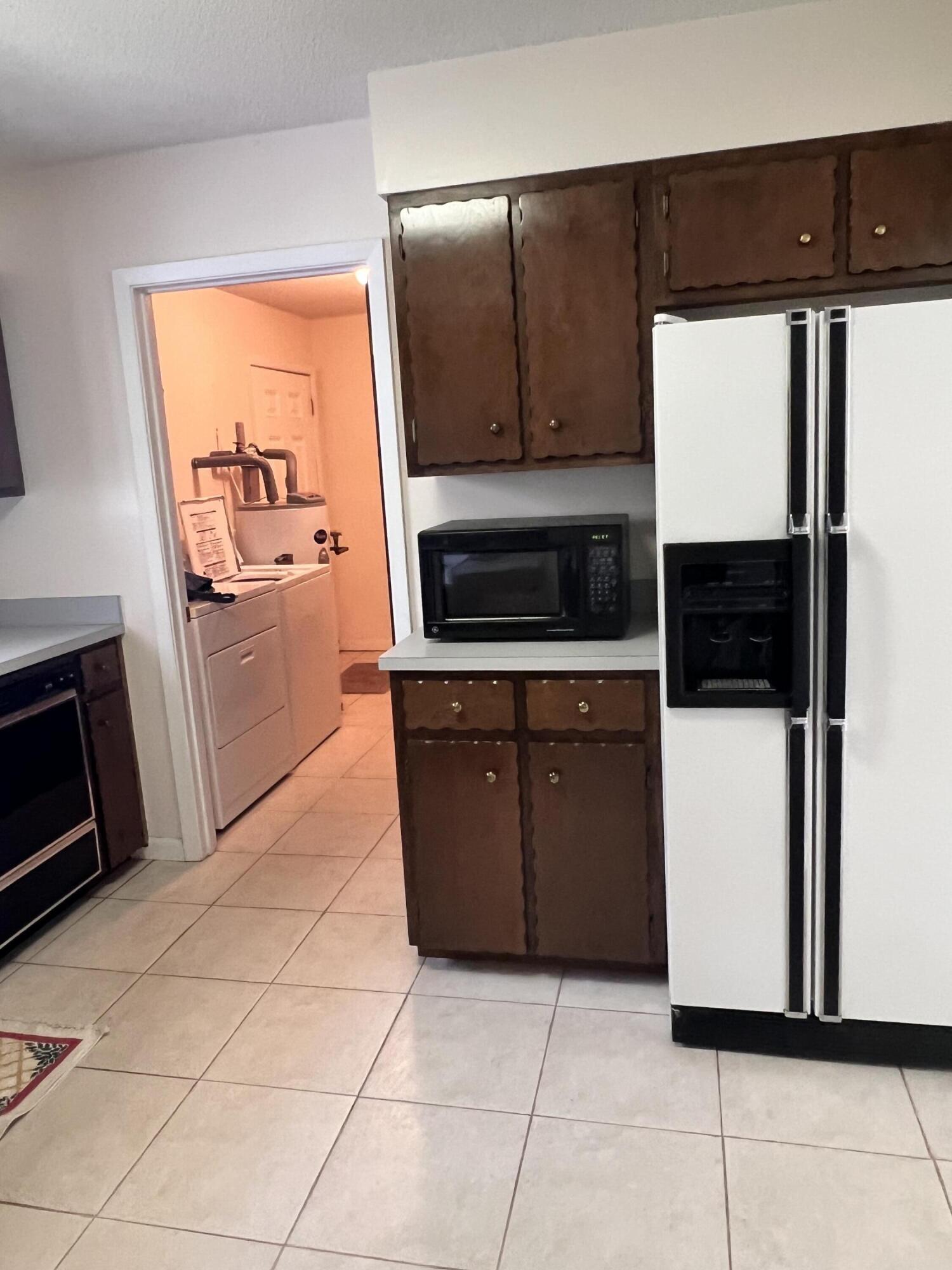 Foxwood  Estates 1 - Residential Lease