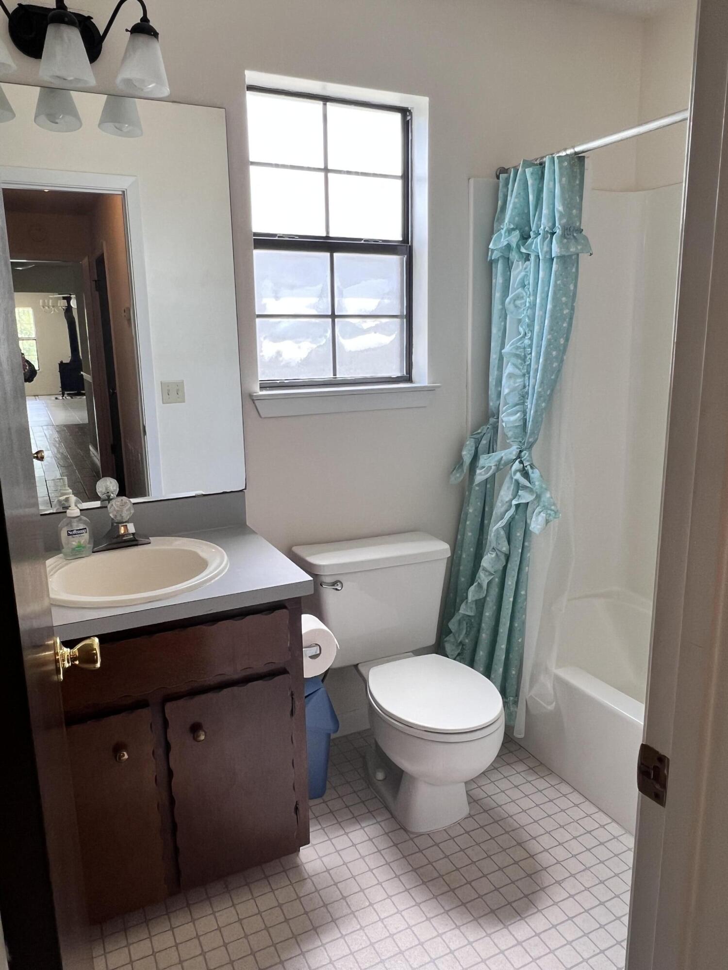 Foxwood  Estates 1 - Residential Lease