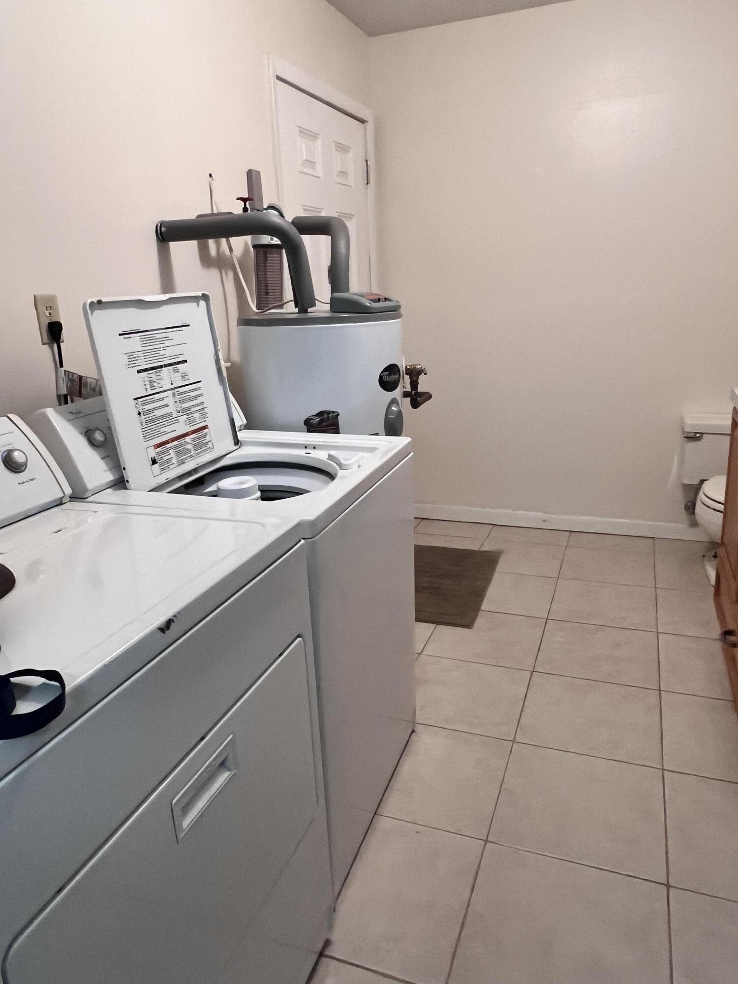 Foxwood  Estates 1 - Residential Lease