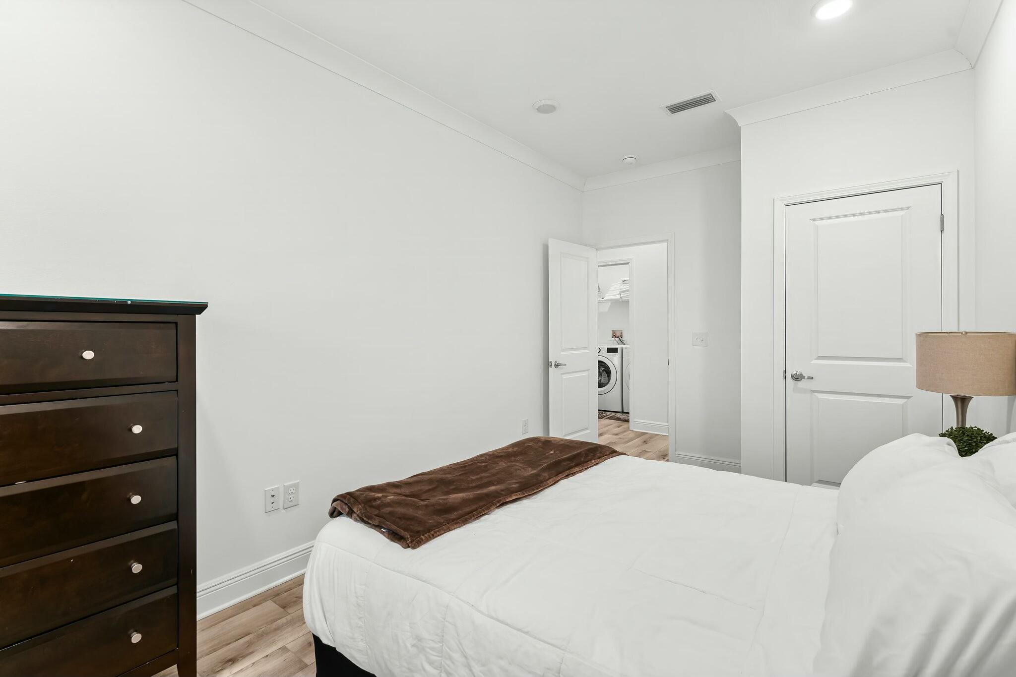 KARA LAKE TOWNHOMES - Residential