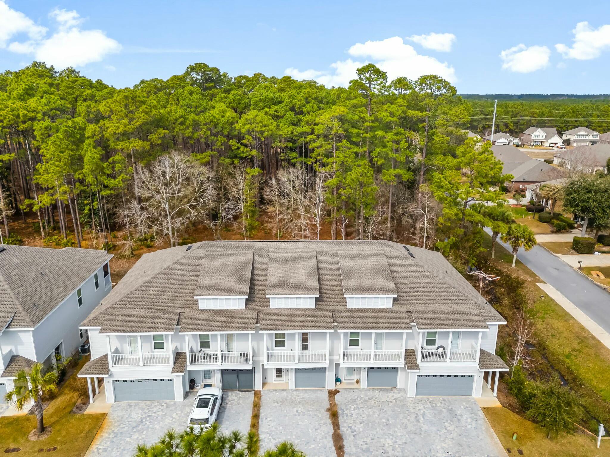 KARA LAKE TOWNHOMES - Residential