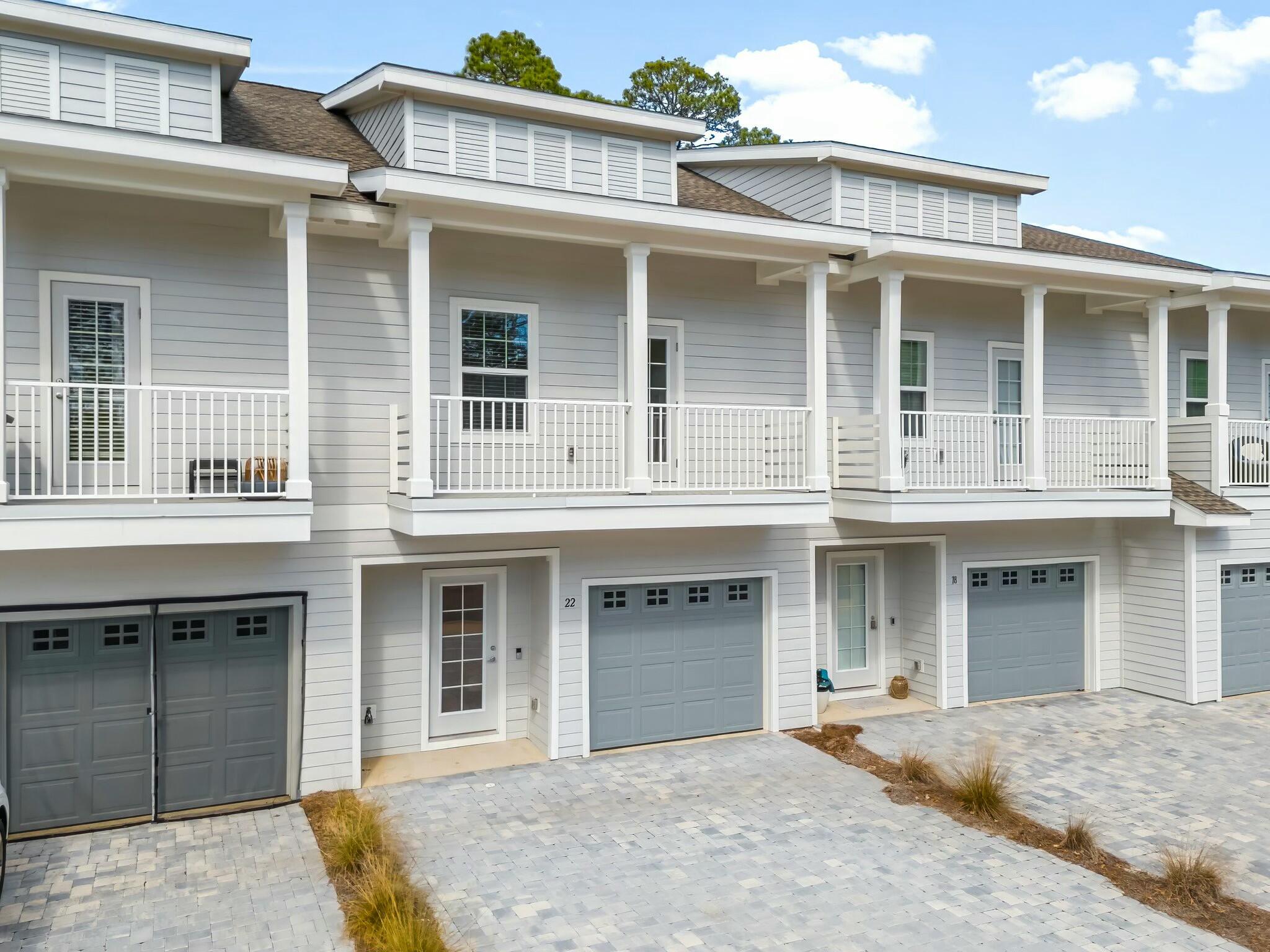 KARA LAKE TOWNHOMES - Residential