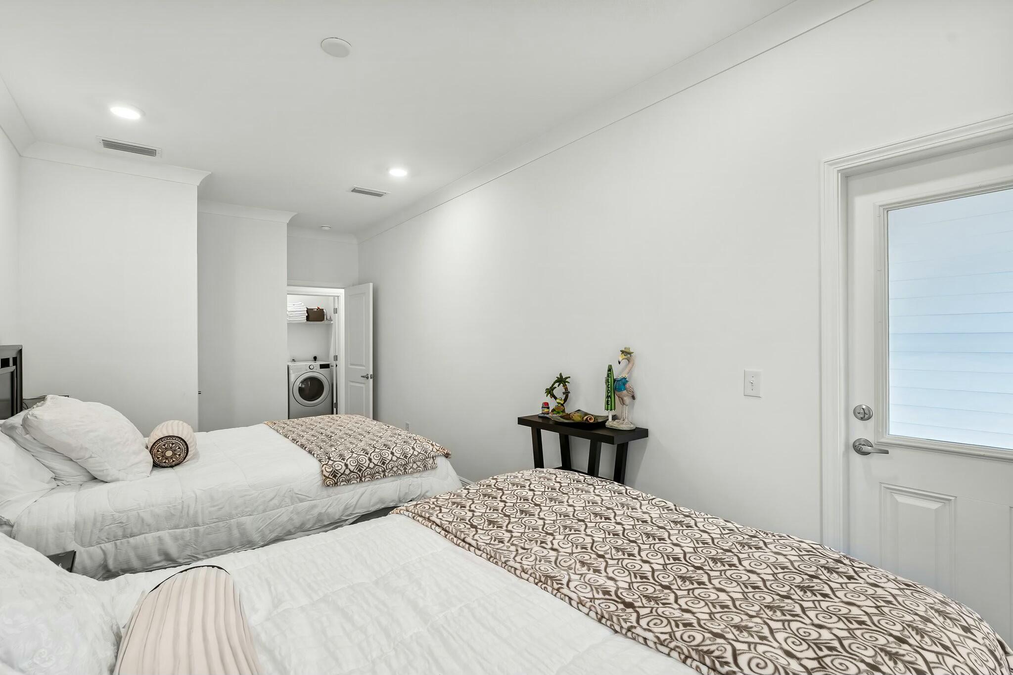 KARA LAKE TOWNHOMES - Residential