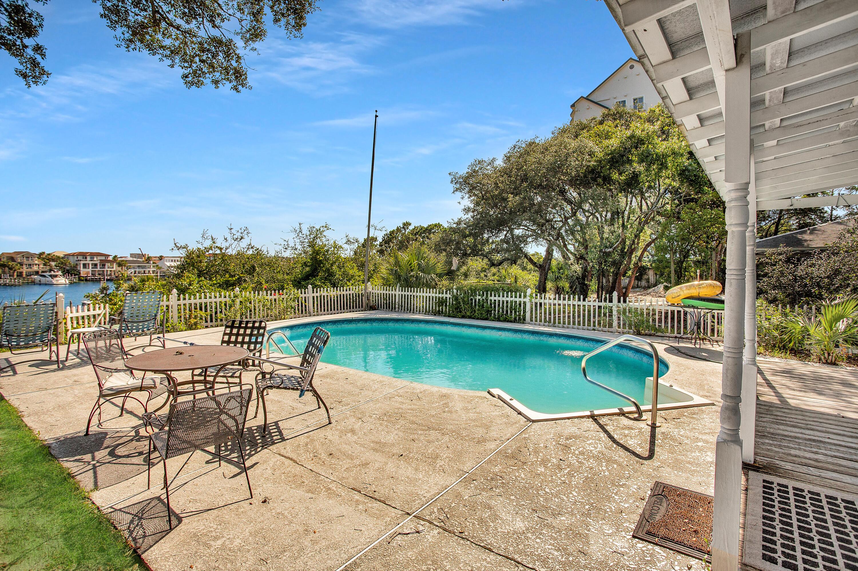 EAST PASS ADDN TO DESTIN - Residential