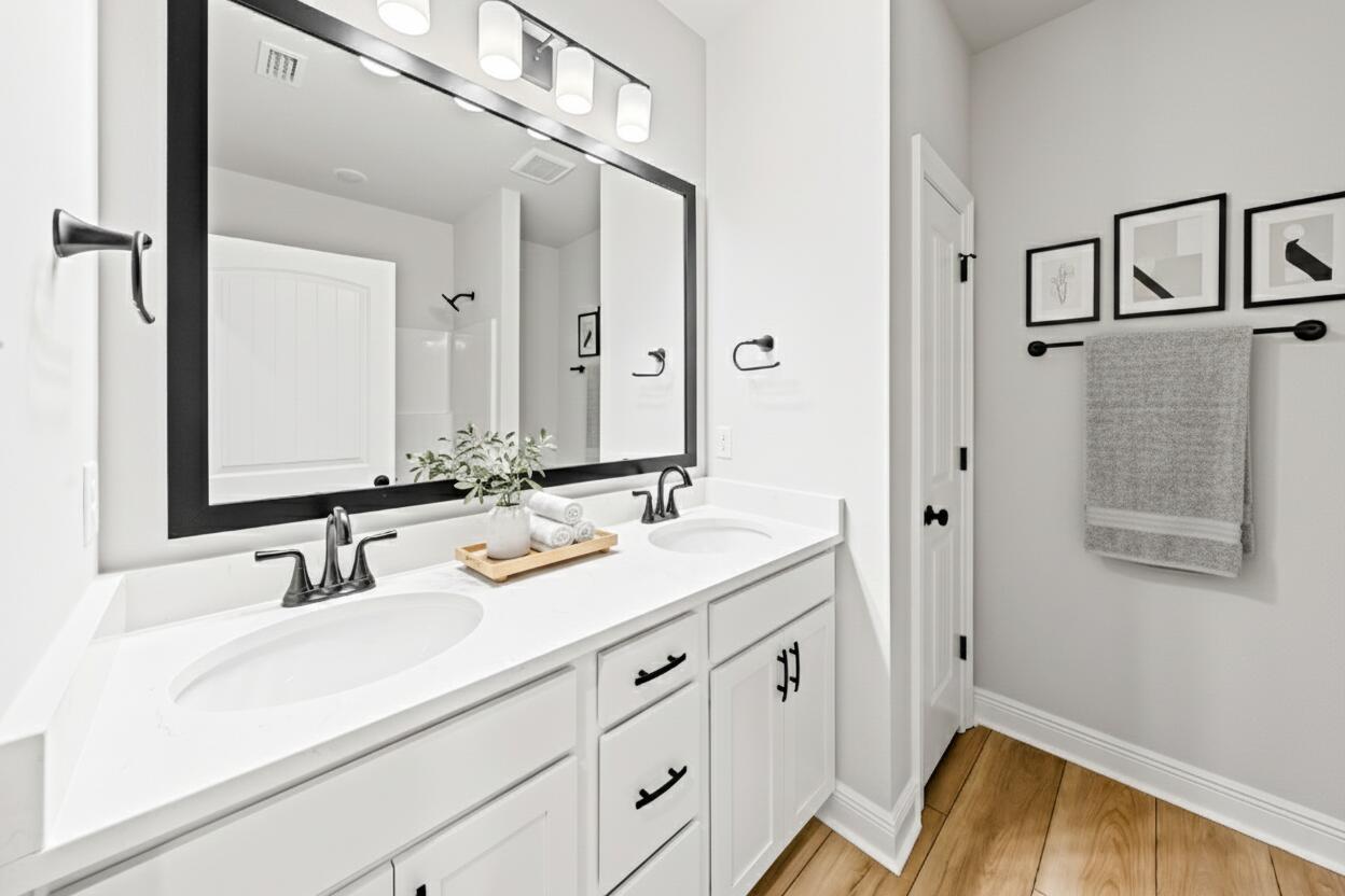 YOUNG OAKS - Residential