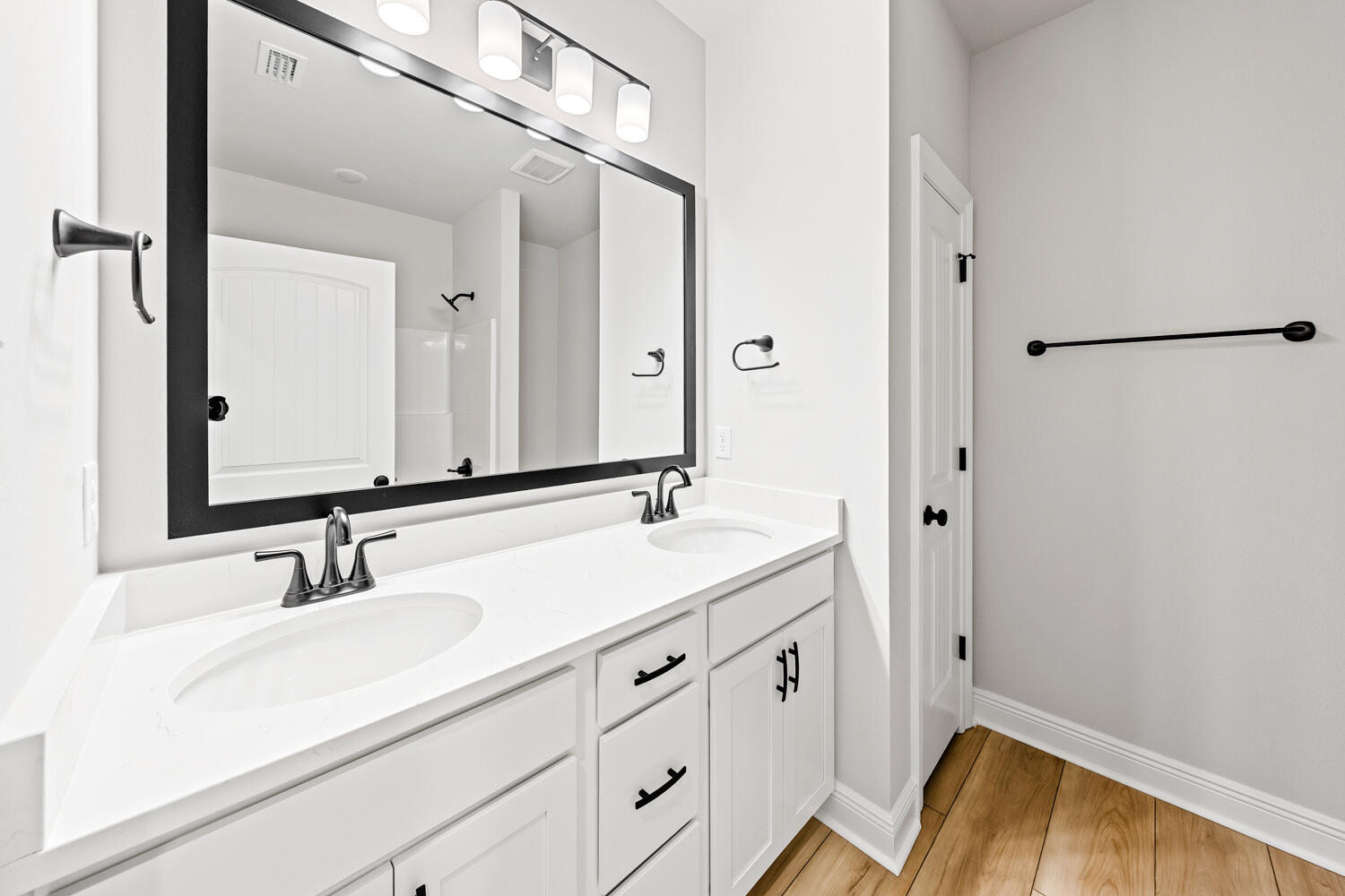 YOUNG OAKS - Residential