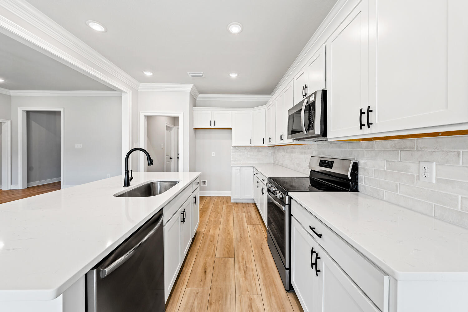 YOUNG OAKS - Residential