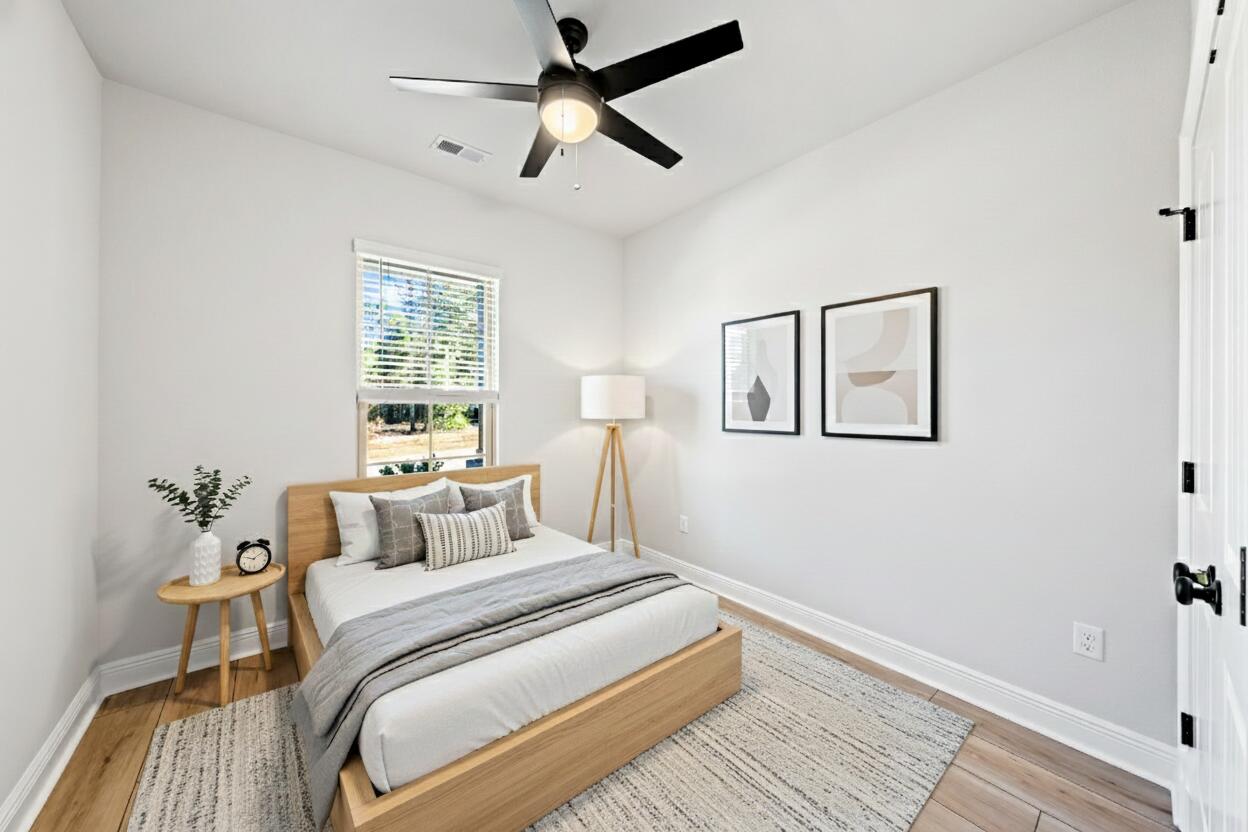 YOUNG OAKS - Residential