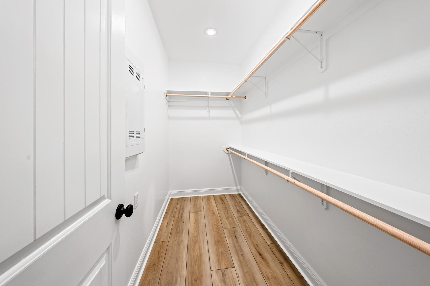 YOUNG OAKS - Residential