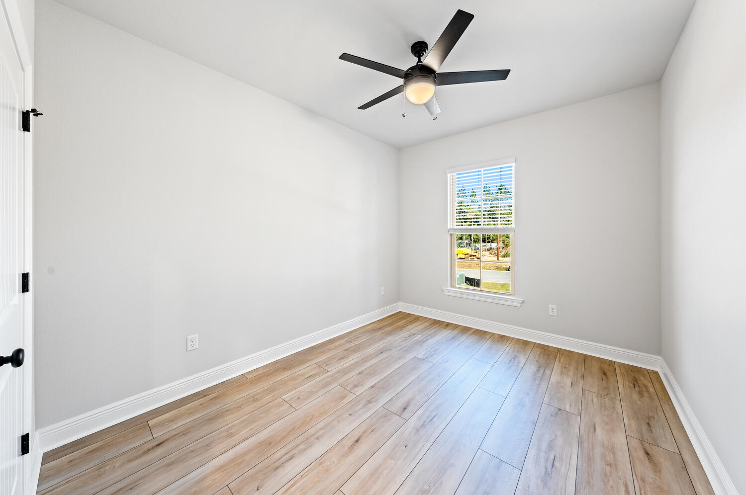 YOUNG OAKS - Residential