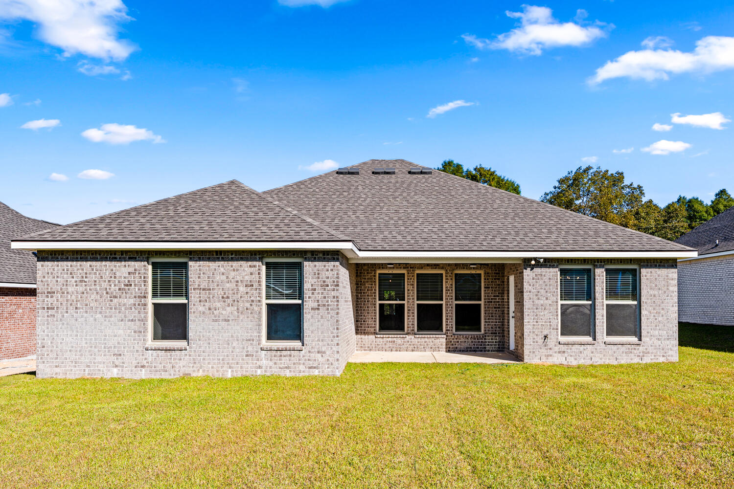 YOUNG OAKS - Residential