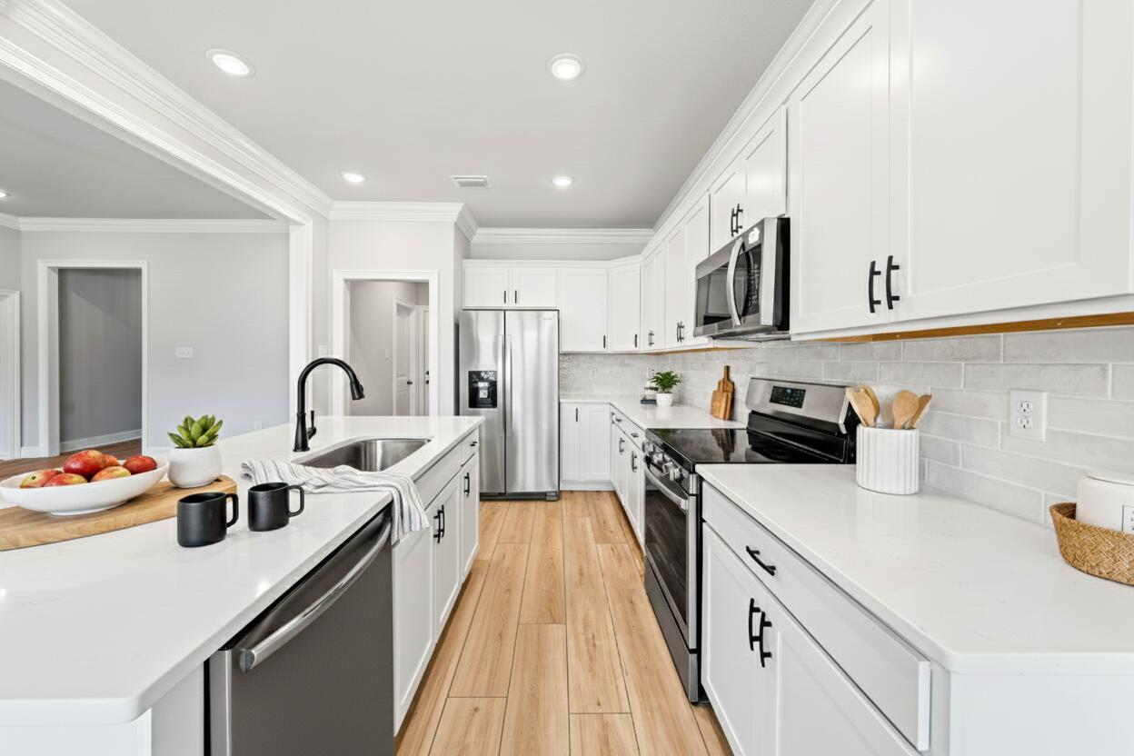 YOUNG OAKS - Residential