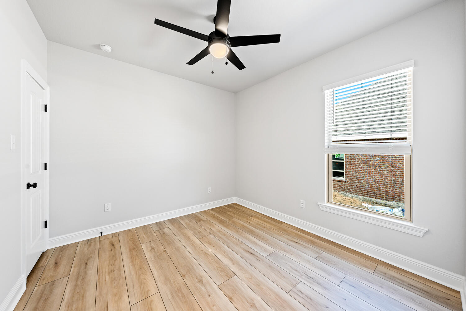 YOUNG OAKS - Residential