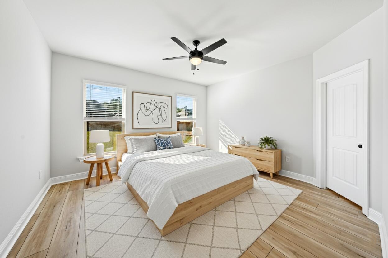 YOUNG OAKS - Residential