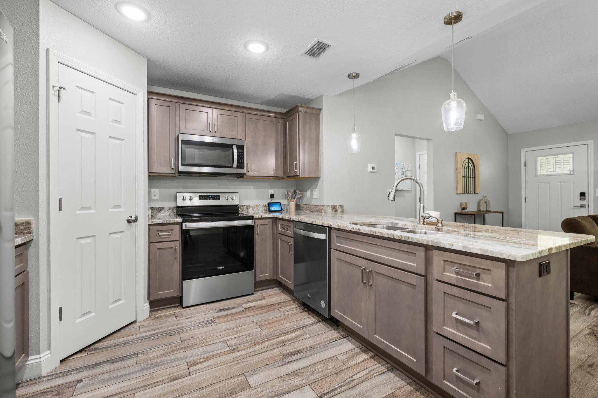 GARDEN CITY - Residential