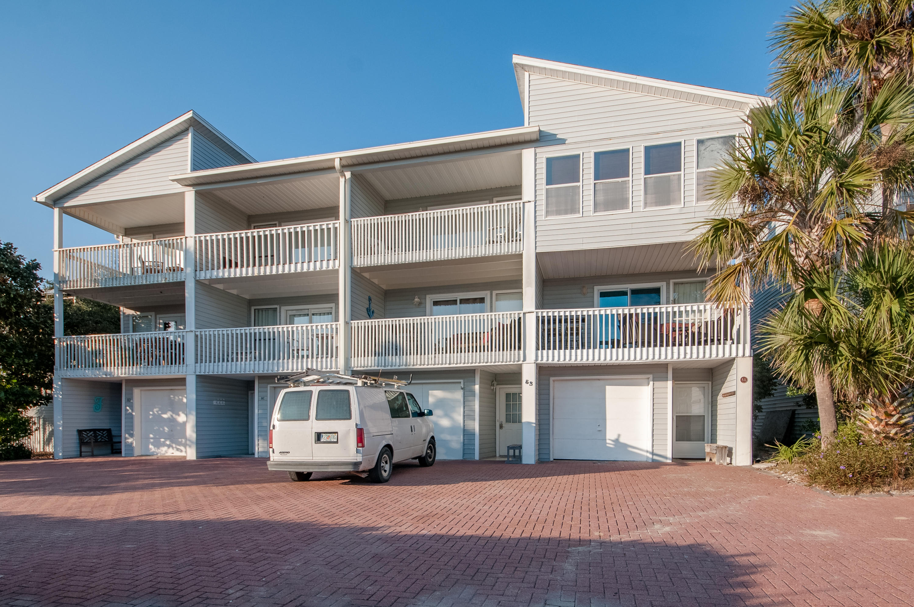 SEAHAUNTS - Residential