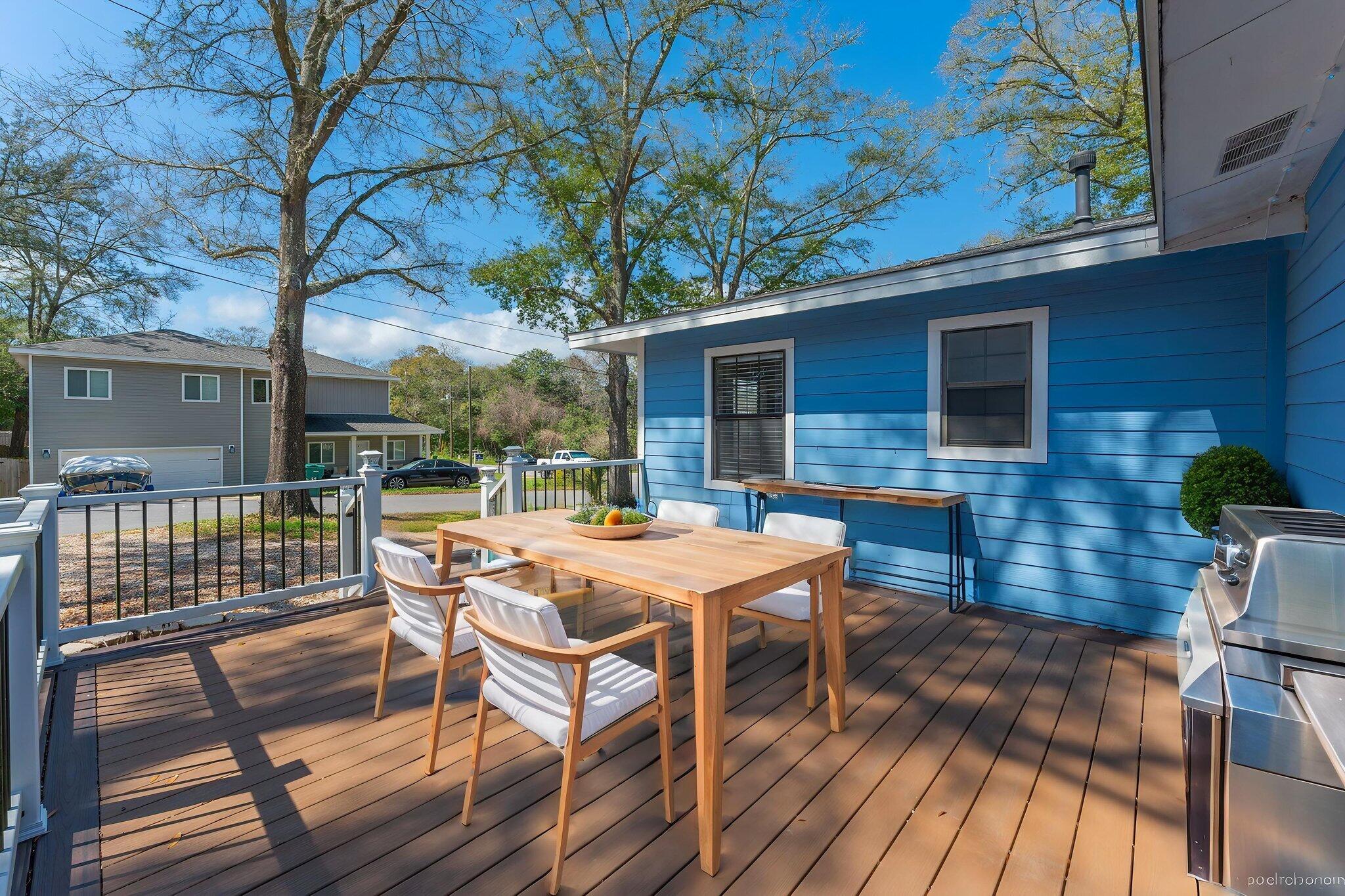 POWELL S/D NICEVILLE LOT 1 & SW1/2 OF LOT 2 - Residential