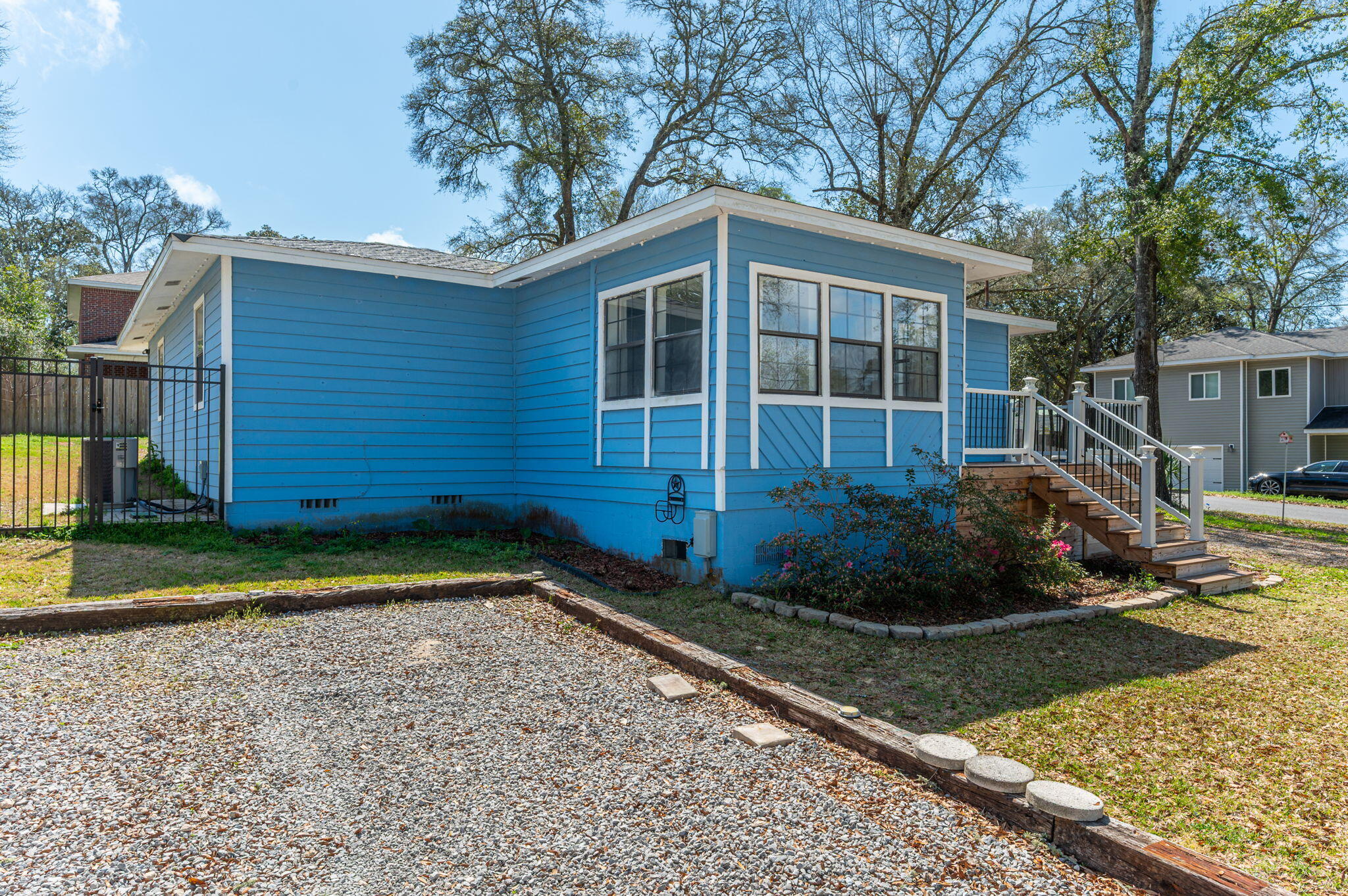 POWELL S/D NICEVILLE LOT 1 & SW1/2 OF LOT 2 - Residential