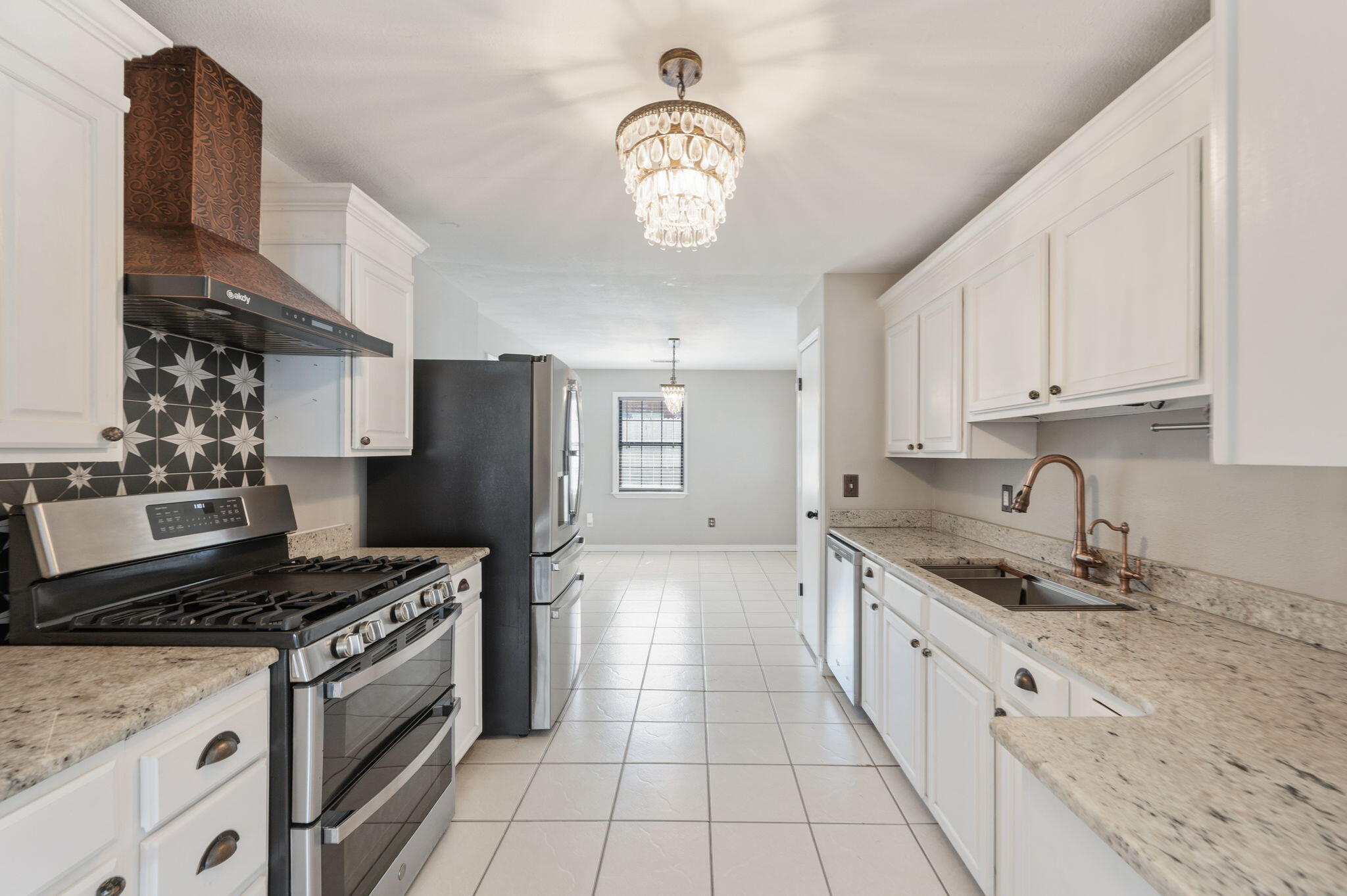 POWELL S/D NICEVILLE LOT 1 & SW1/2 OF LOT 2 - Residential