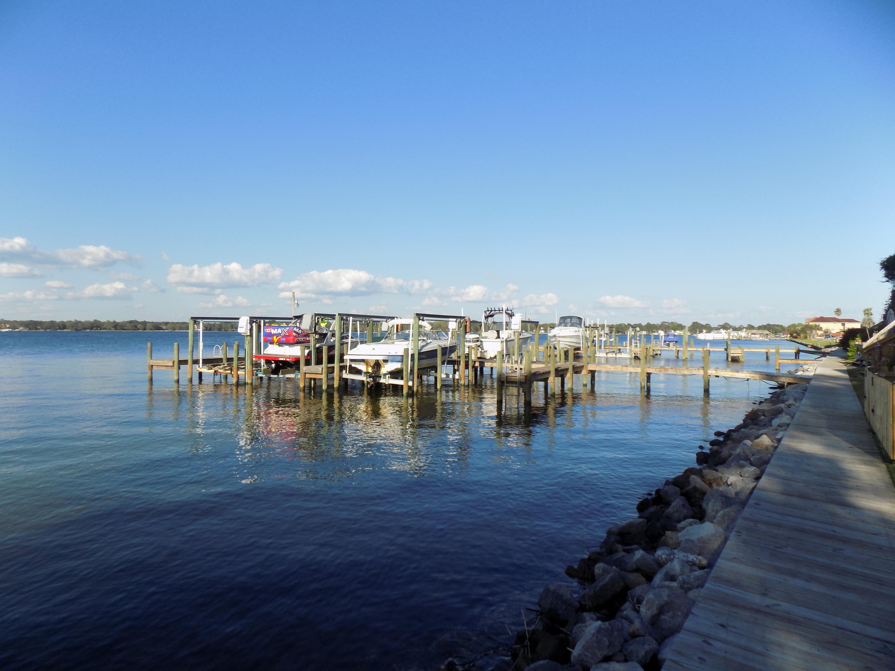 BAYOU PINES T/H - Residential