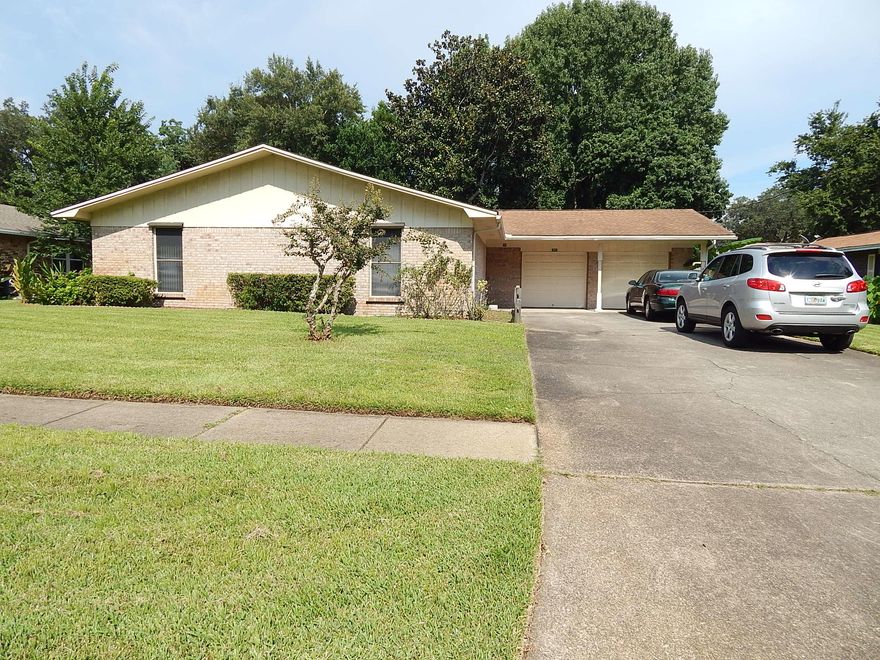 MOVE-IN-READY HOME w/Large Yard! Centrally located in FWB! Close to Bases, Beaches, Parks and within walking distance of Bruner and Fort Walton Beach High School! This home has been freshly painted and has nice updates. There are Metal Hurricane shutters & Vinyl/Double paned windows everywhere except the garage. There are TWO Living Areas! There is a Large Formal Living/Dining Room and a cozy Den/Family room with Fireplace! The Eat-Kitchen has wood cabinets and Frigidaire Appliances (cook top/wall oven/dishwasher and refrigerator w/ice maker!) There is generous counter space in the kitchen. The entire home has abundant natural light! There is brand new low-maintenance wood-look laminate flooring everywhere except the formal Living/Dining room. The Master Suite has a new vanity and also has a walk-in shower.  The Guest rooms are nicely size. The guest bath also has a new vanity and updates fixtures.  The Privacy Fenced Back yard has thick, lush St. Augustine grass!  The Oversized Garage measures  25'x23'!  Location is ideal for all area Bases.  Call to see this wonderful Move-In-Ready Home Today!