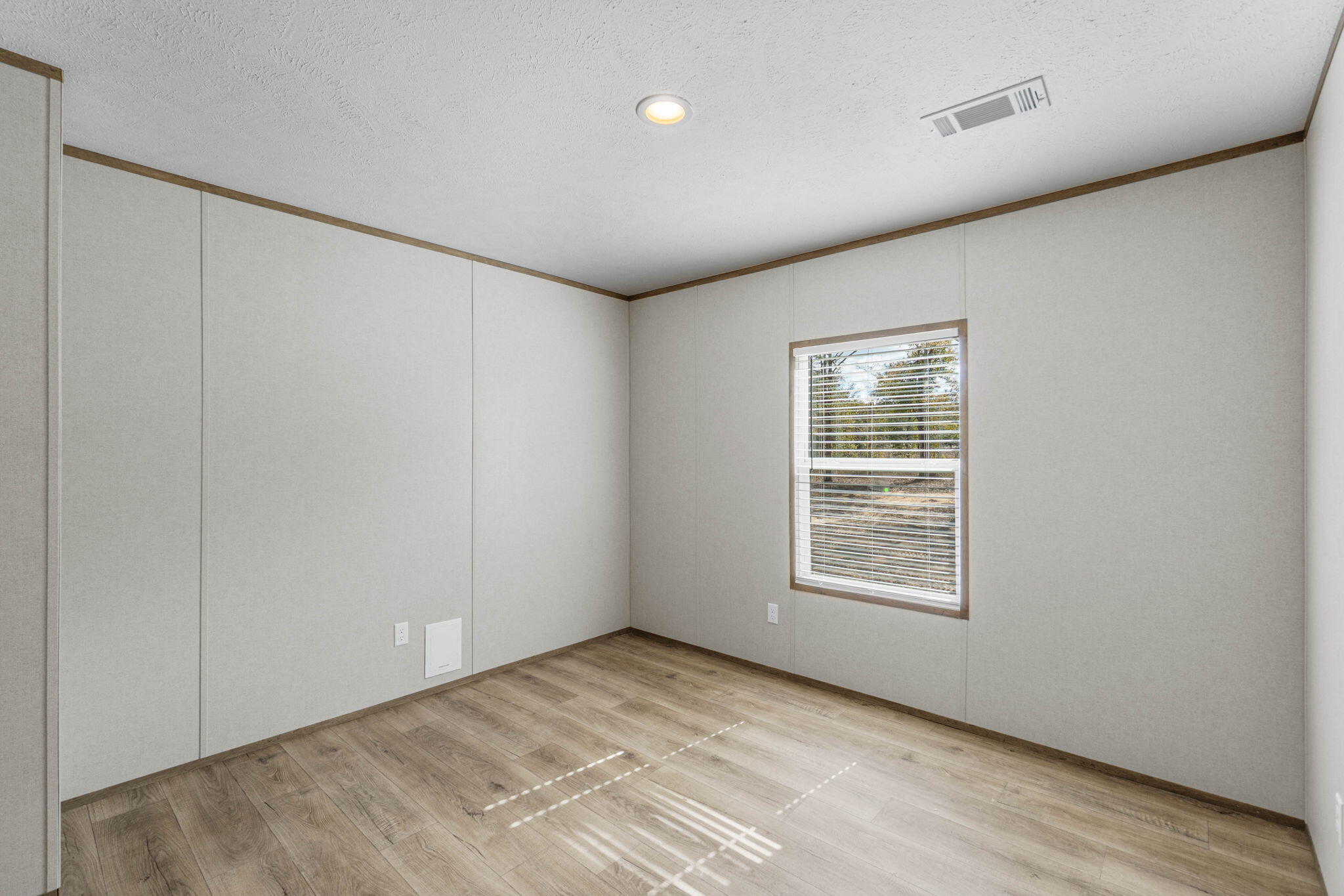 OAKWOOD LAKES ESTATES - Residential