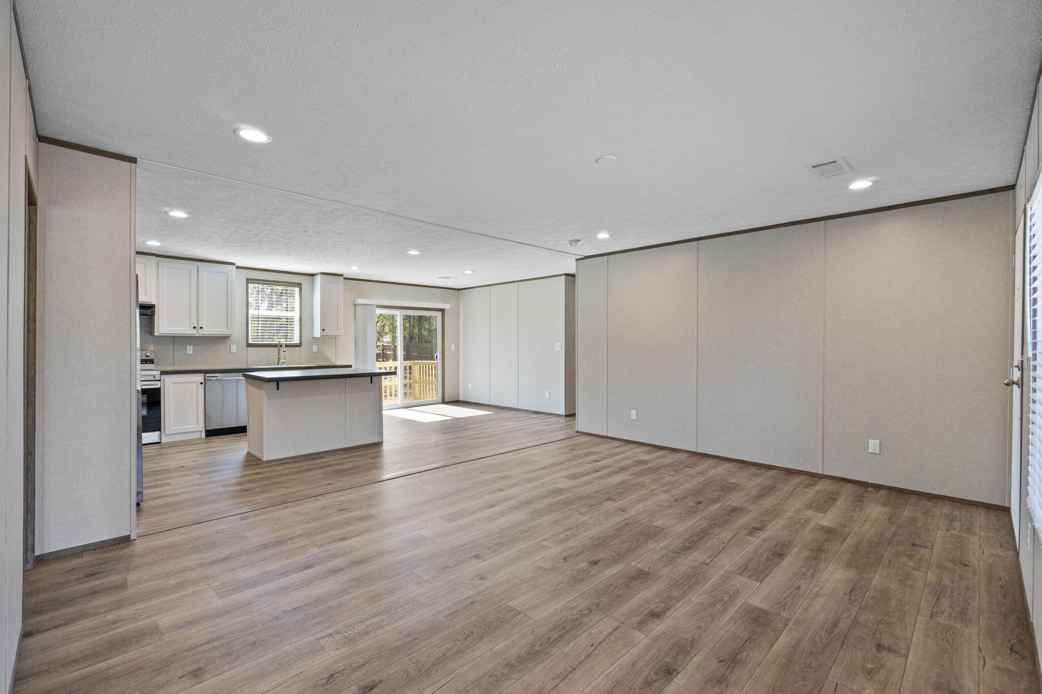 OAKWOOD LAKES ESTATES - Residential