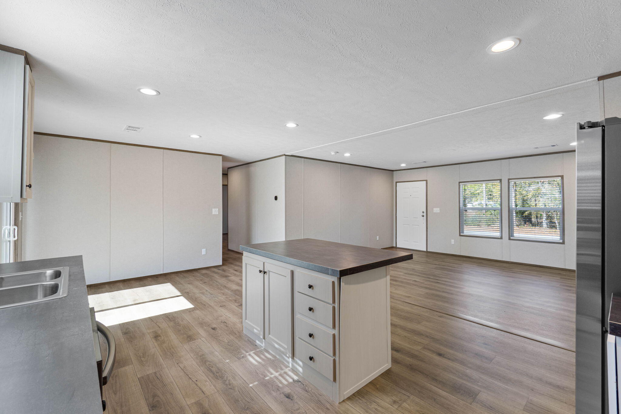 OAKWOOD LAKES ESTATES - Residential