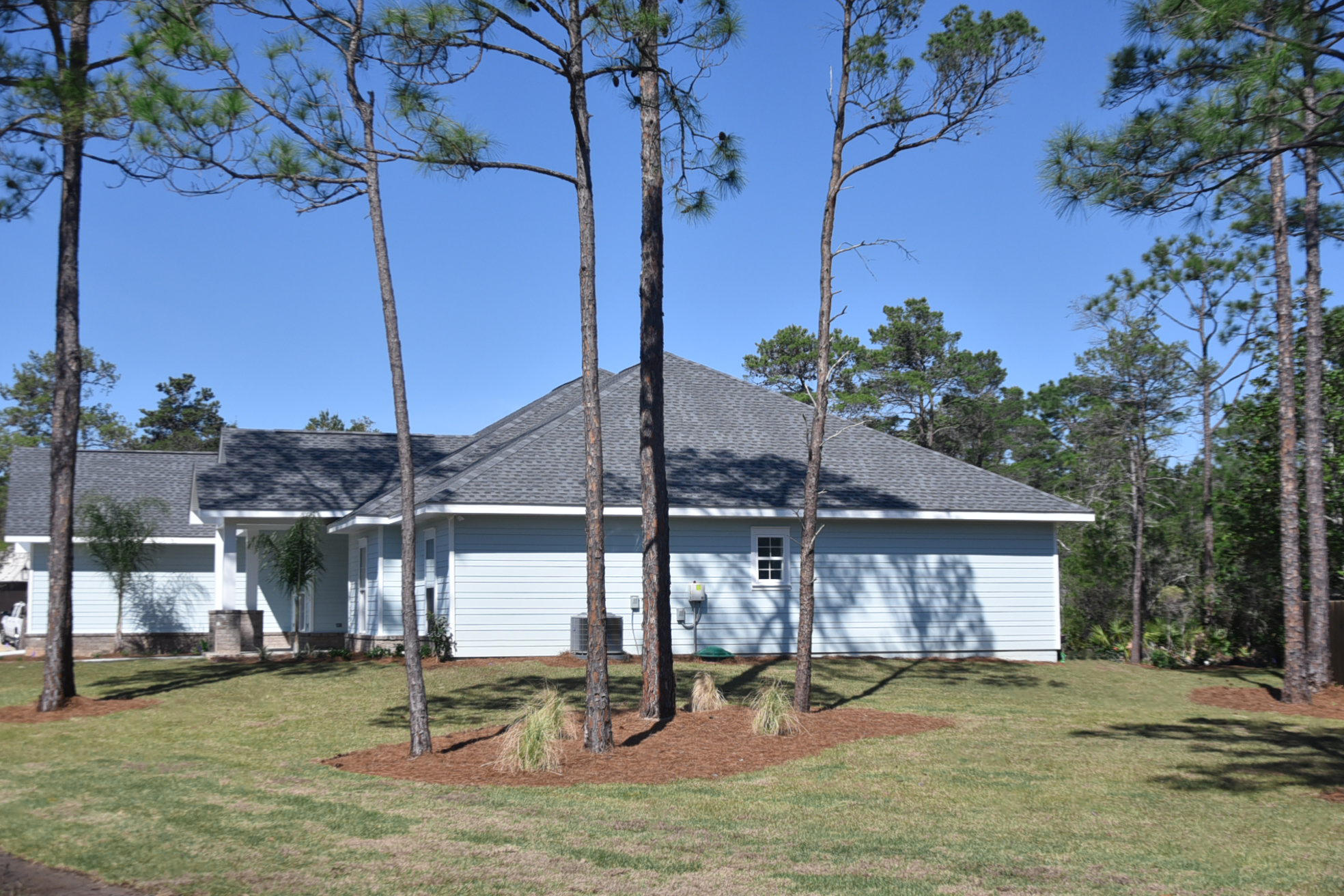 PELICAN BAY - Residential