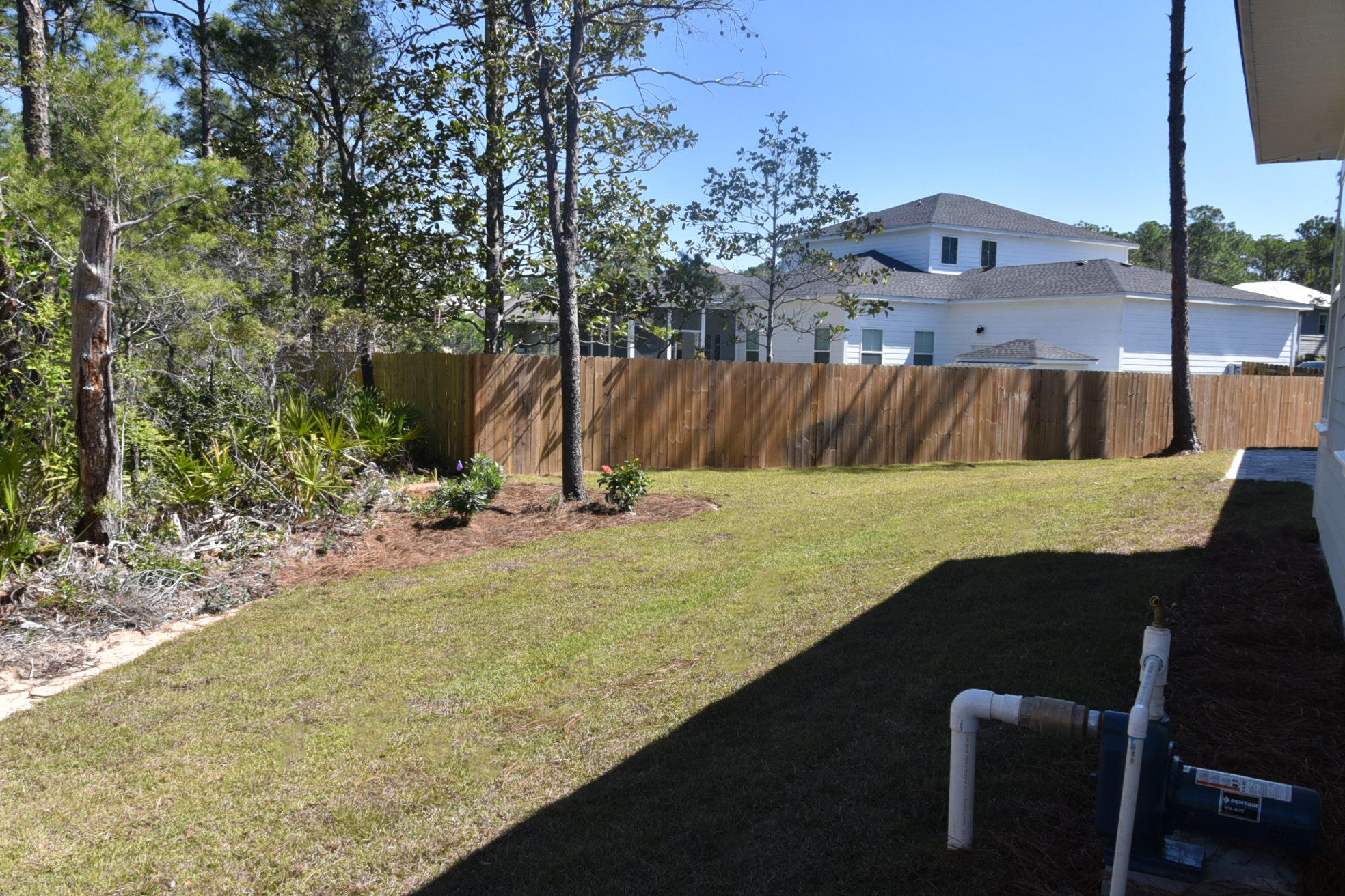 PELICAN BAY - Residential