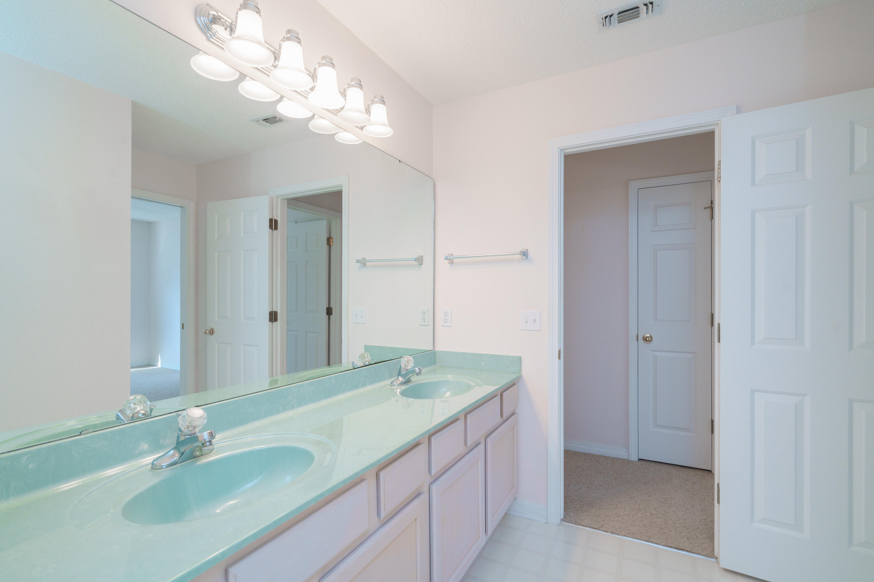 MAGNOLIA SQUARE - Residential