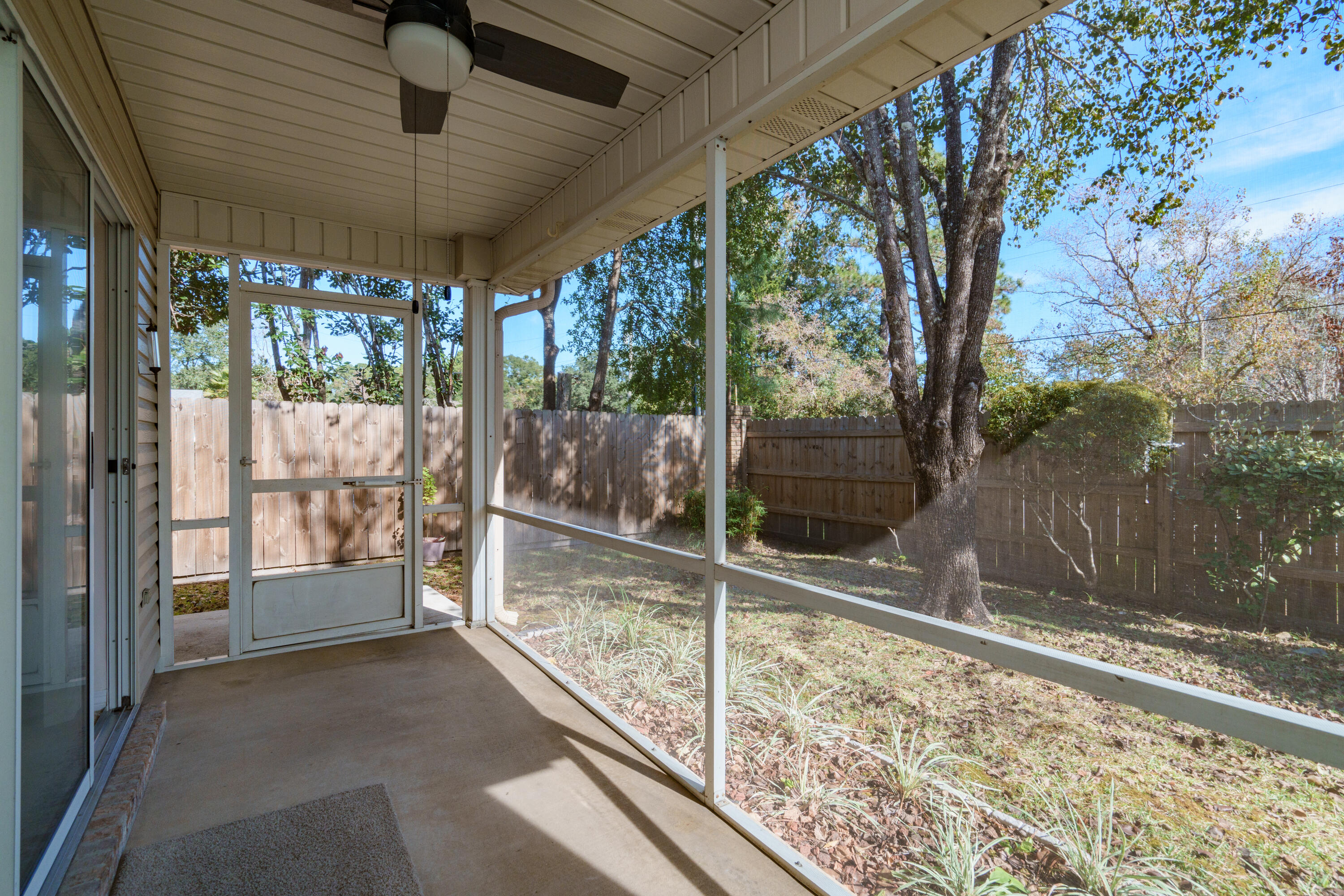 MAGNOLIA SQUARE - Residential