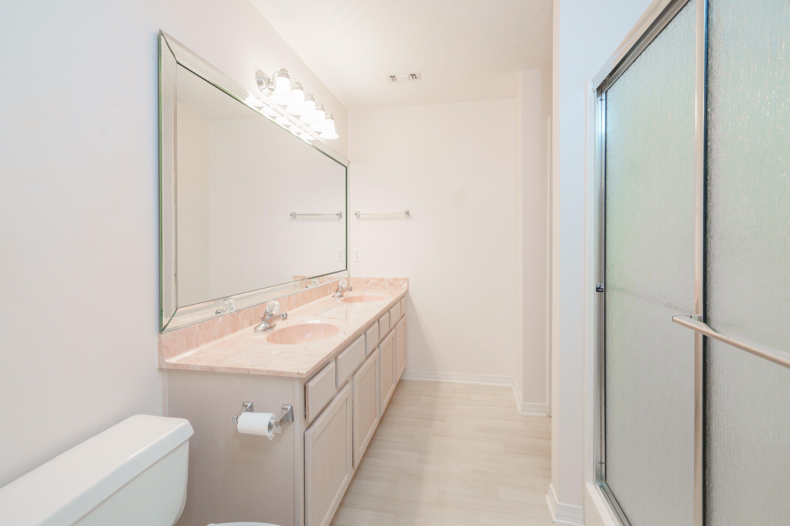 MAGNOLIA SQUARE - Residential