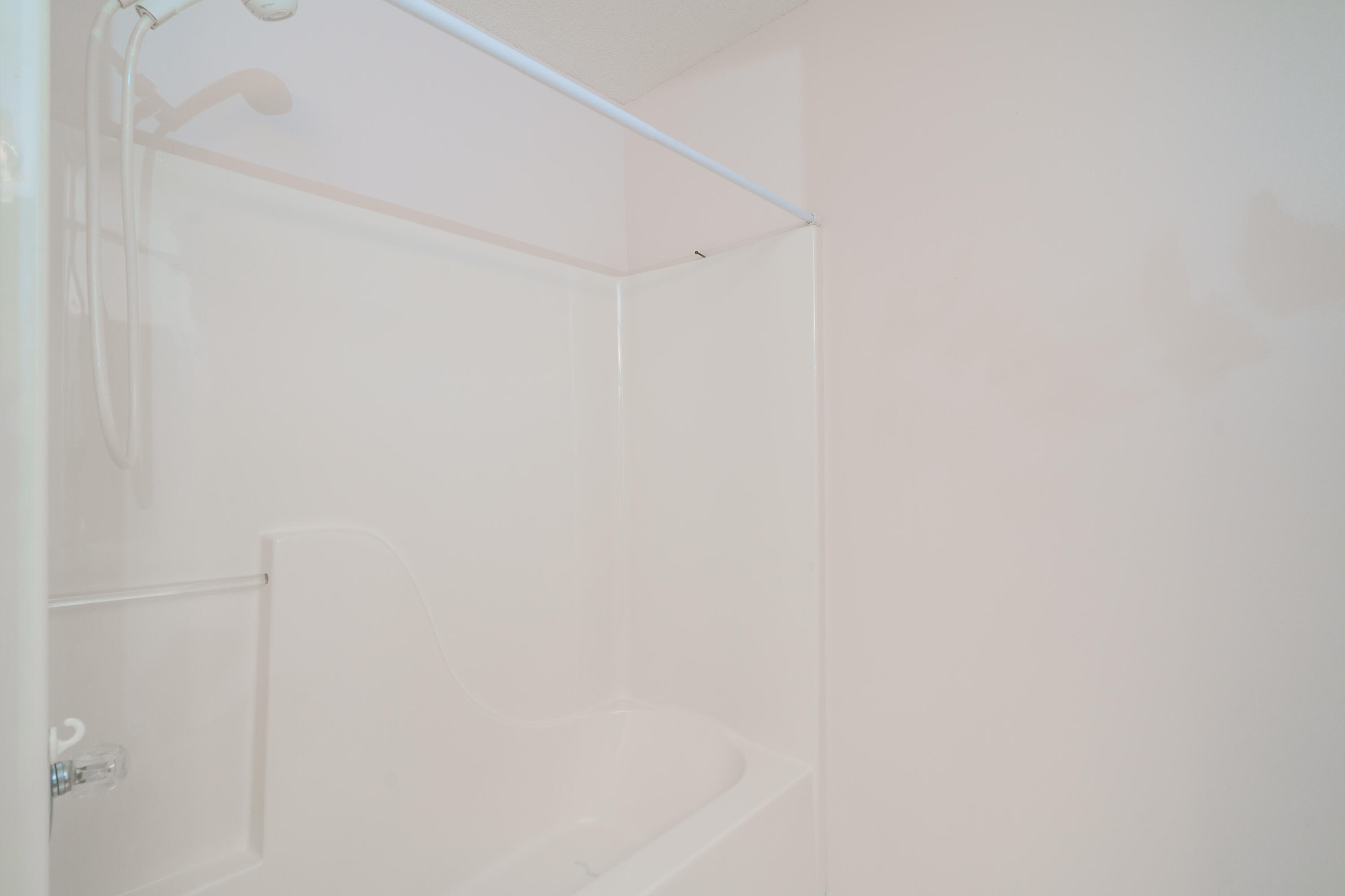 MAGNOLIA SQUARE - Residential