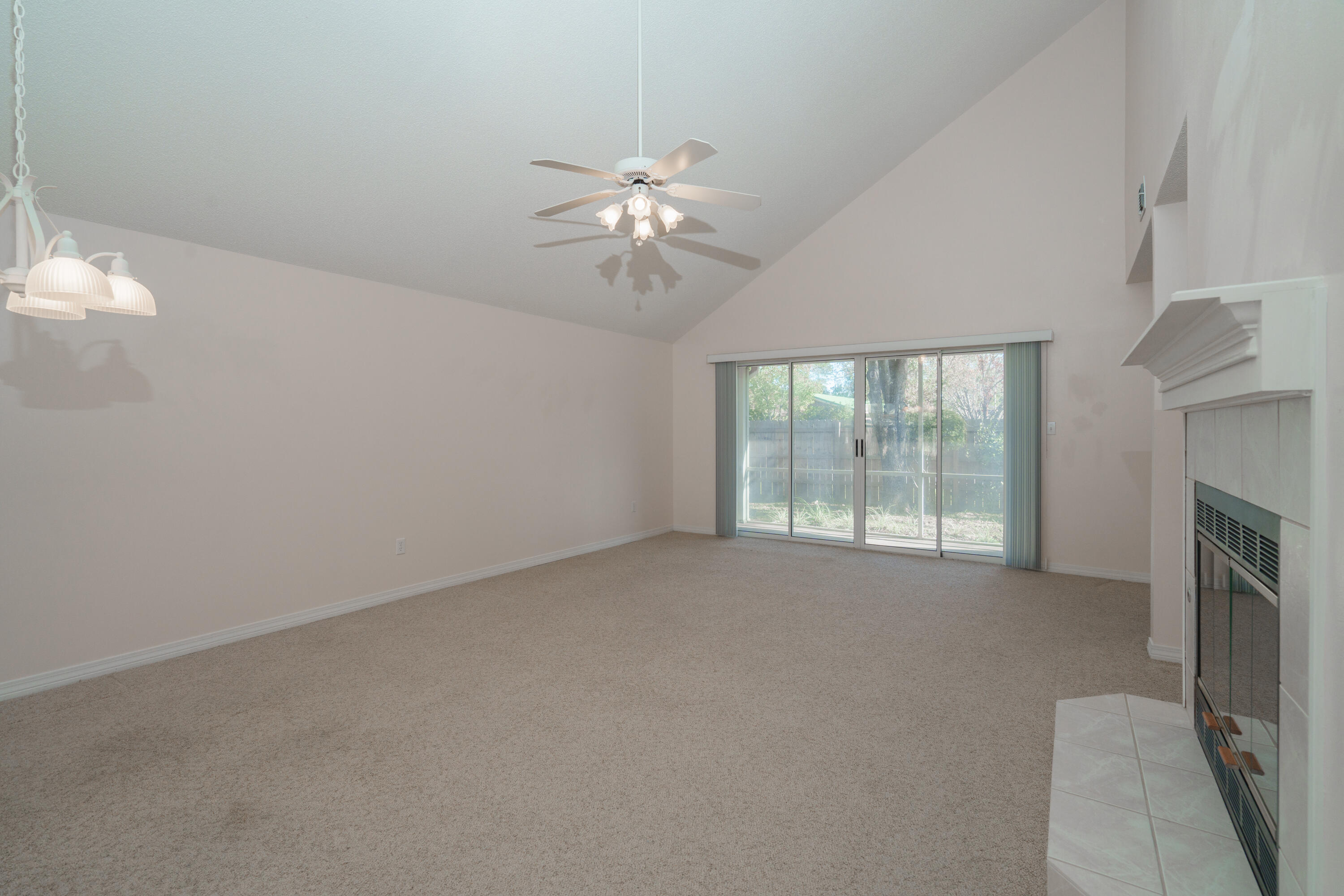 MAGNOLIA SQUARE - Residential