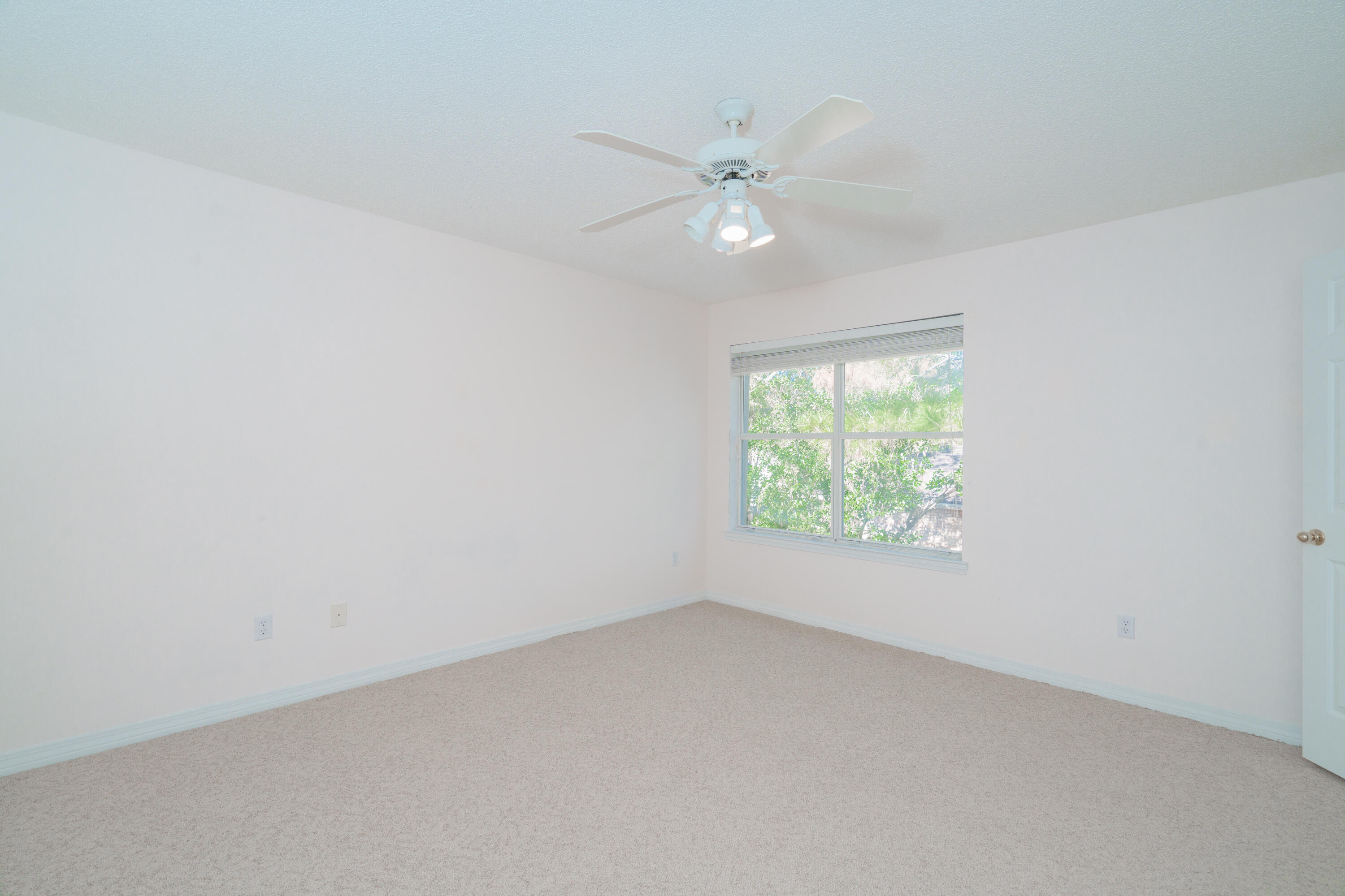 MAGNOLIA SQUARE - Residential