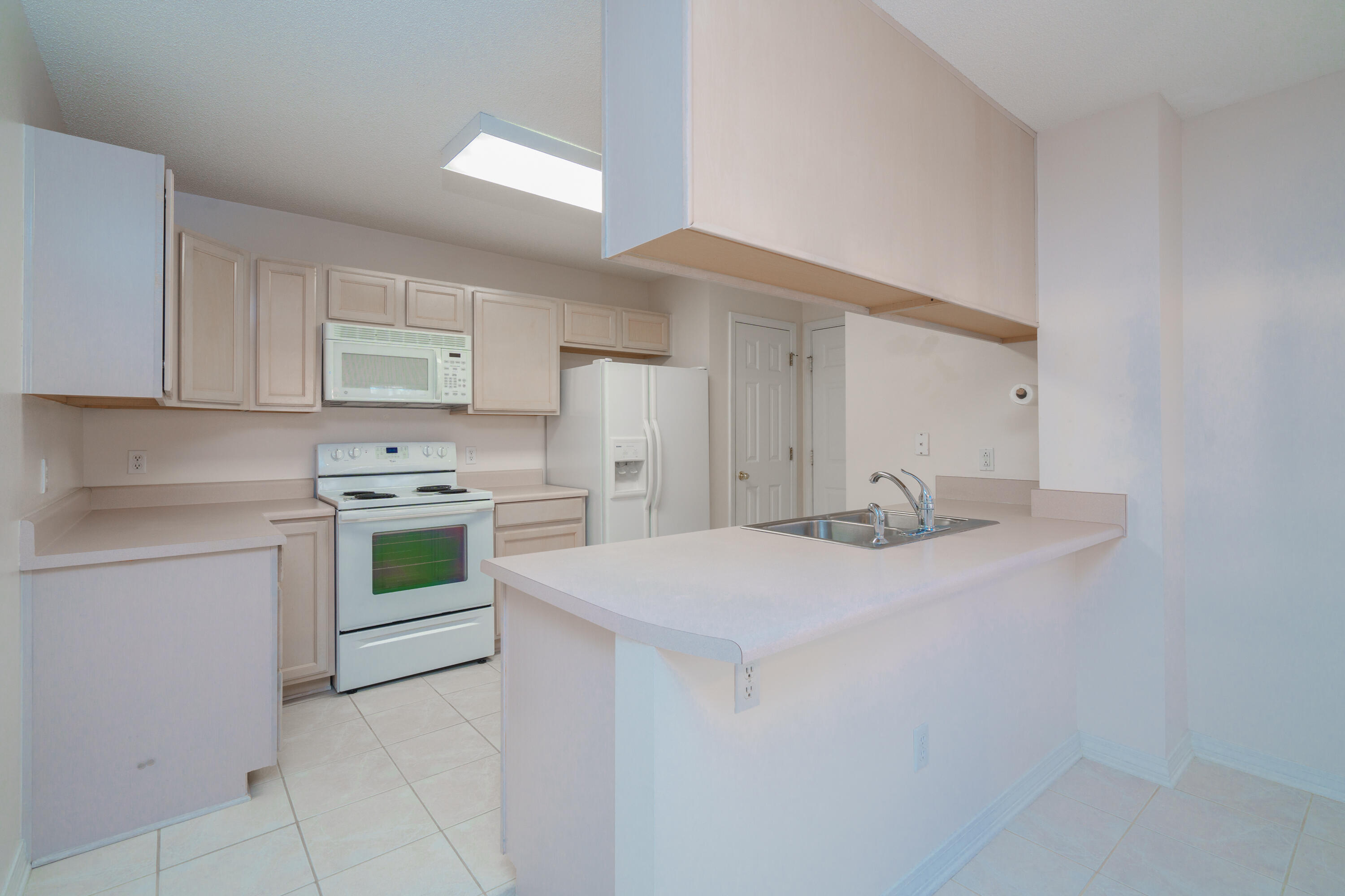 MAGNOLIA SQUARE - Residential