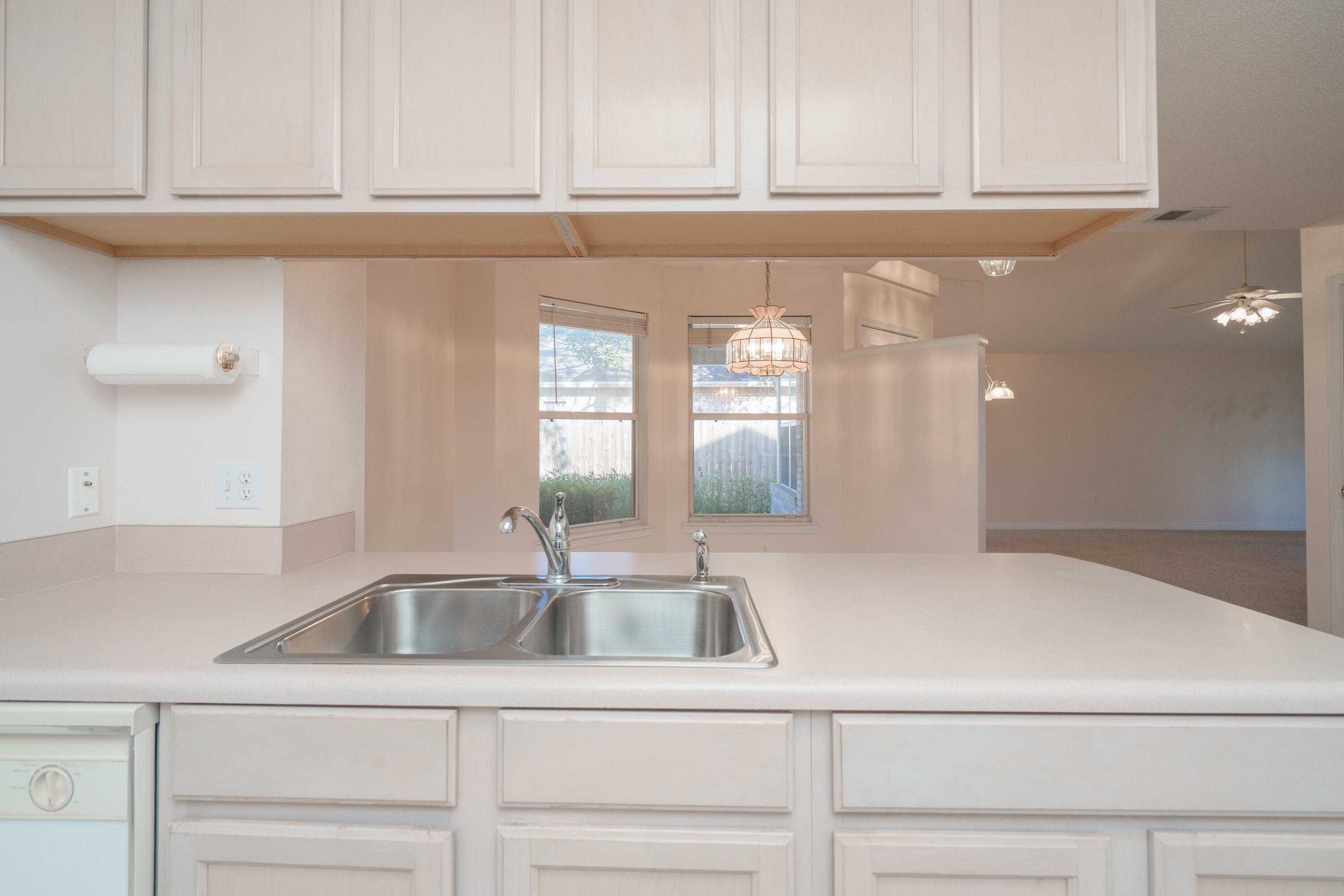 MAGNOLIA SQUARE - Residential