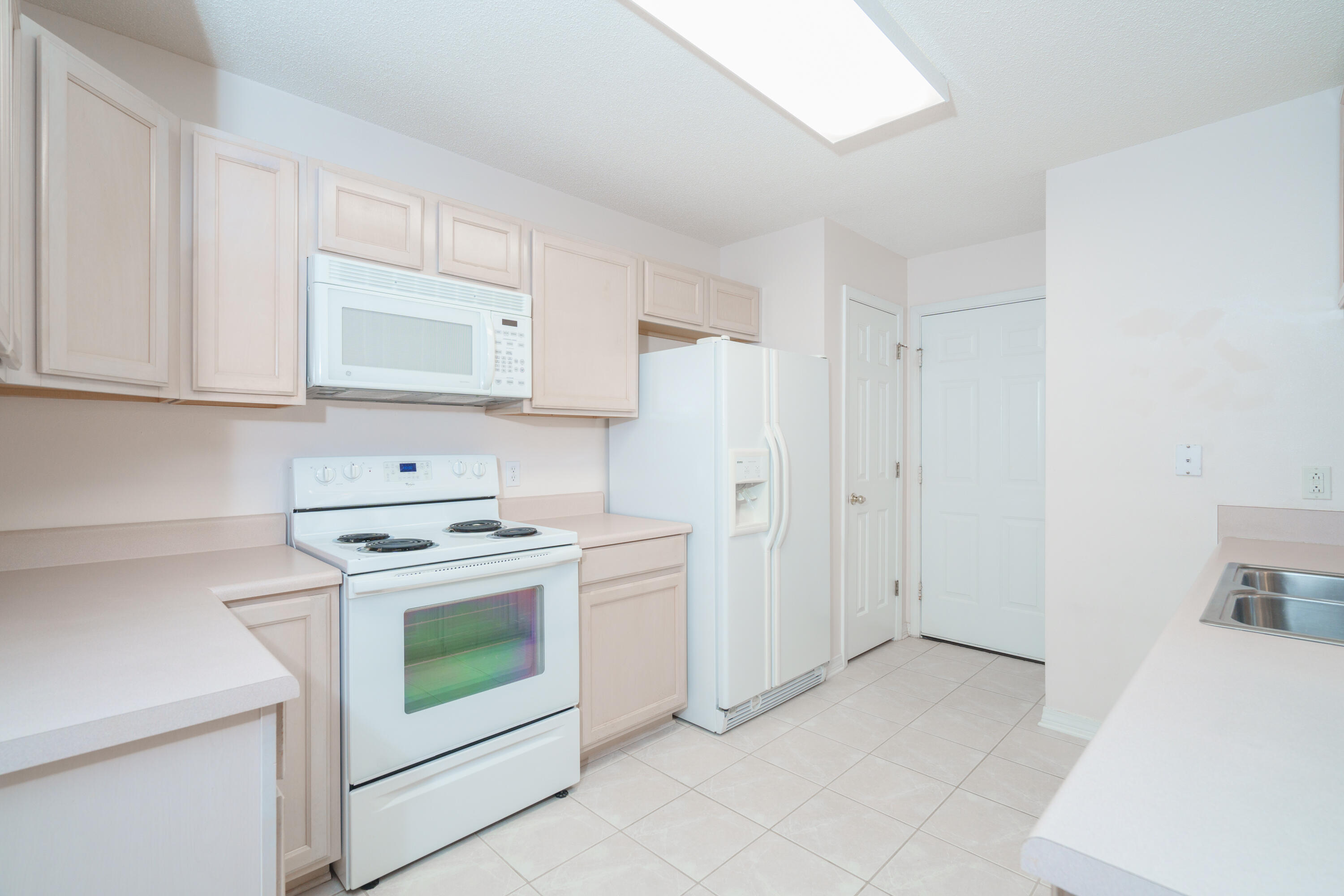 MAGNOLIA SQUARE - Residential