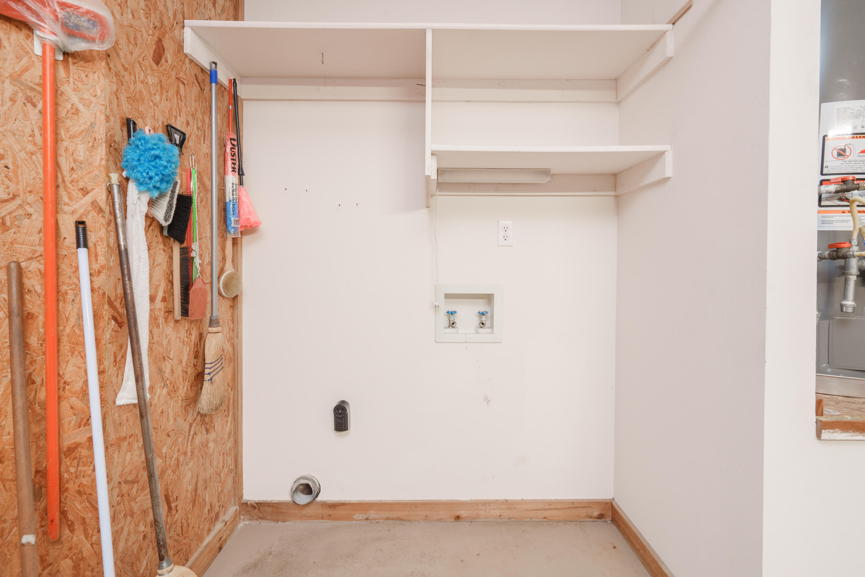 MAGNOLIA SQUARE - Residential