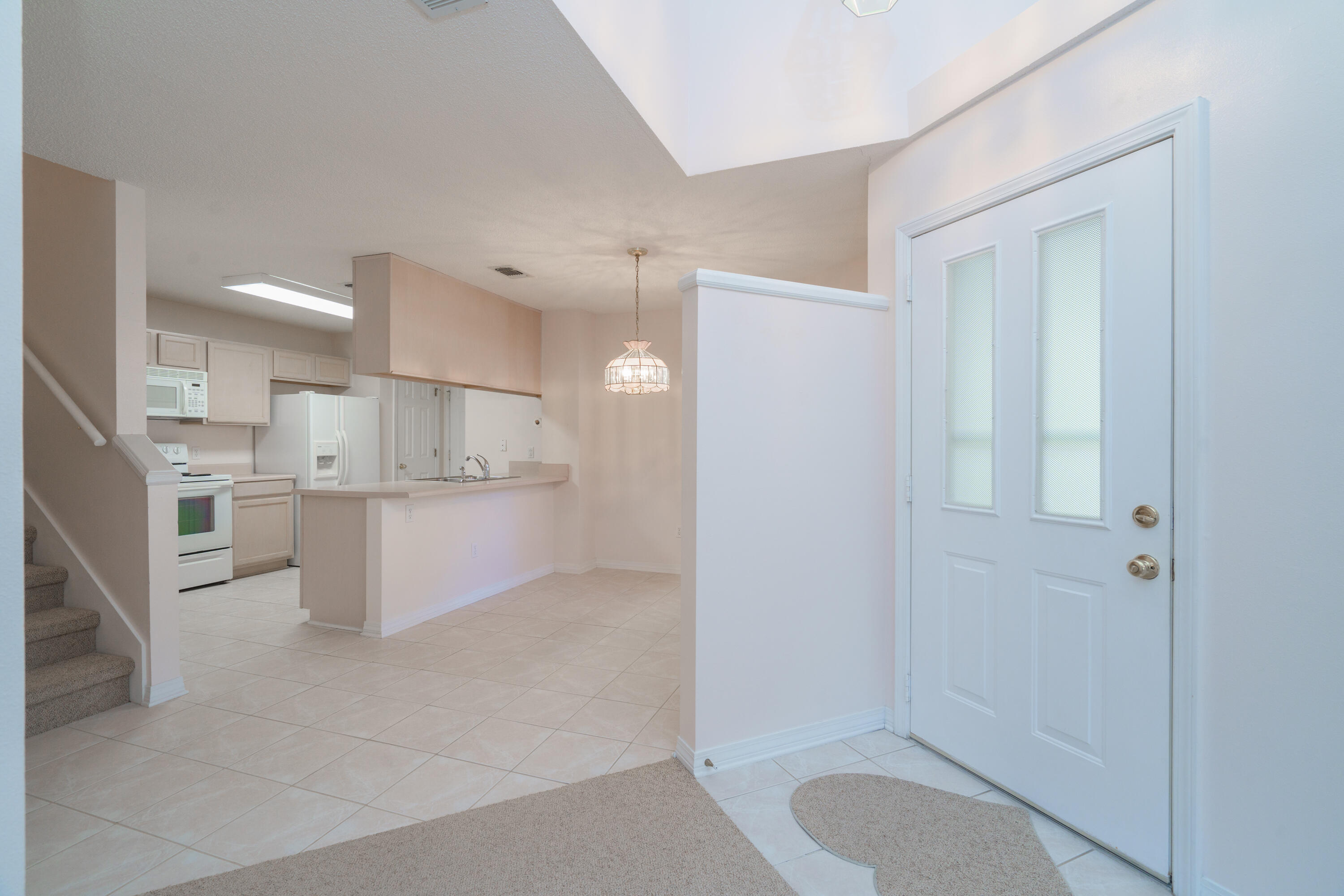 MAGNOLIA SQUARE - Residential