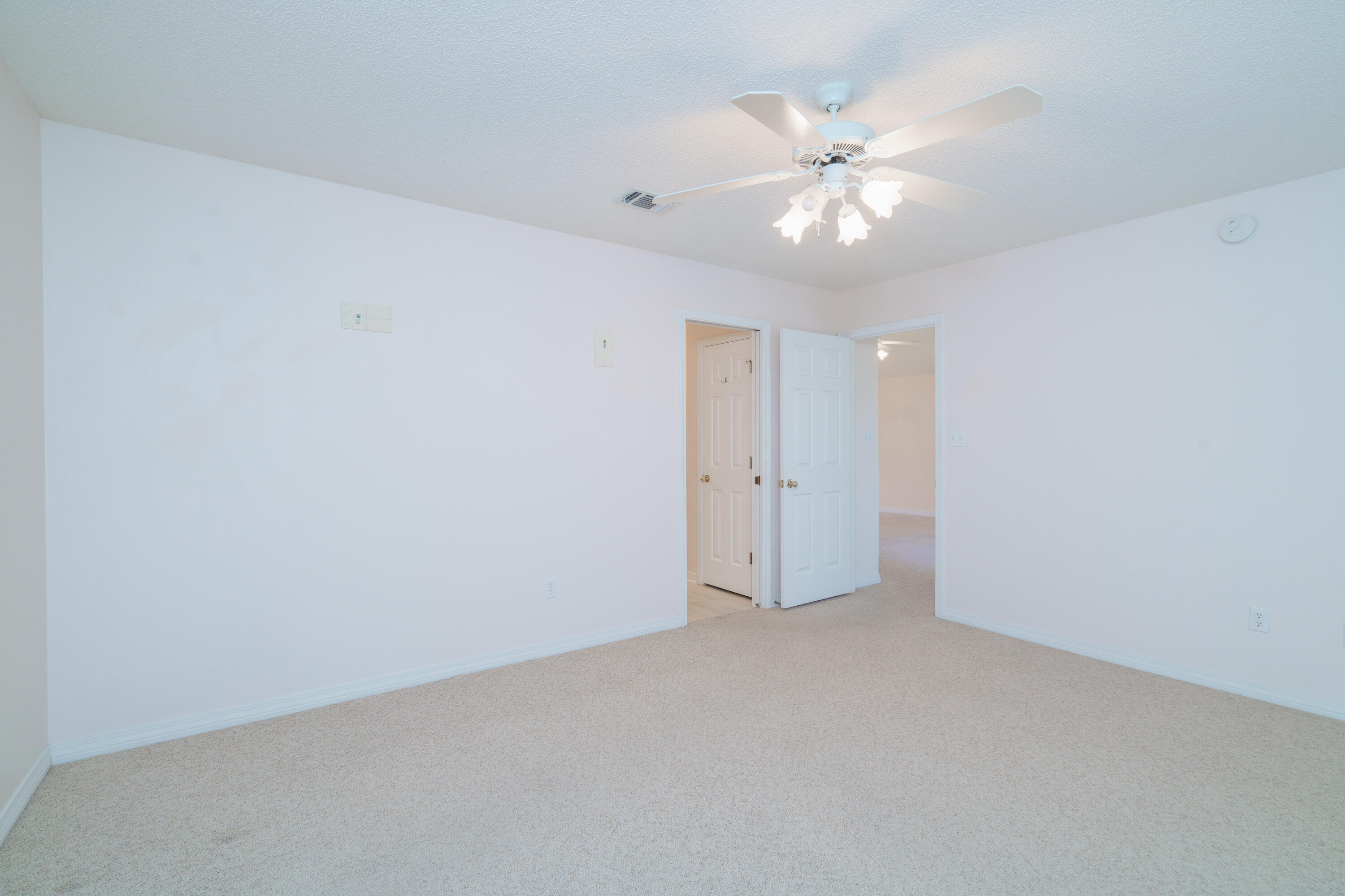 MAGNOLIA SQUARE - Residential