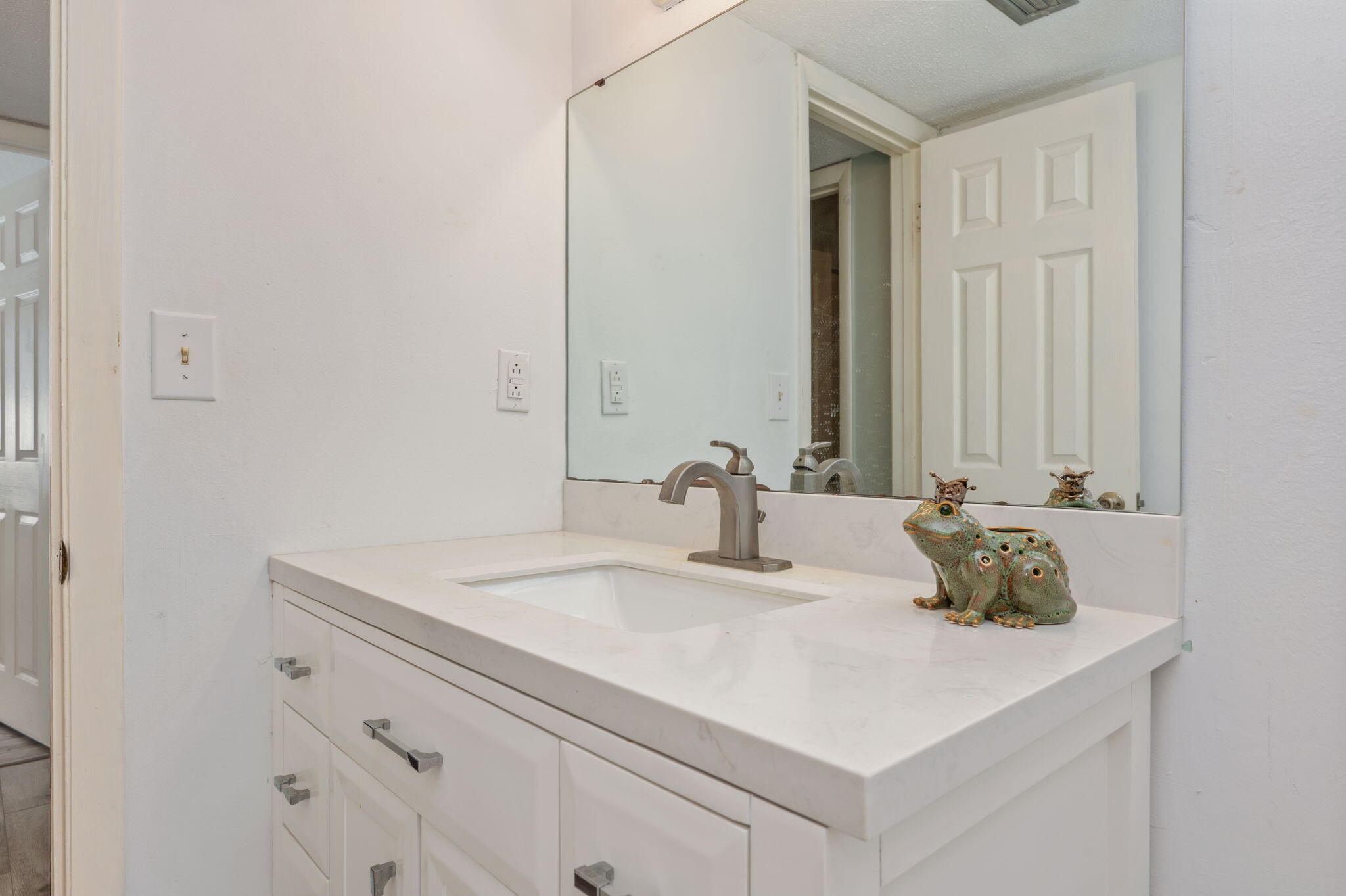 COLLEGE PARK CONDO - Residential